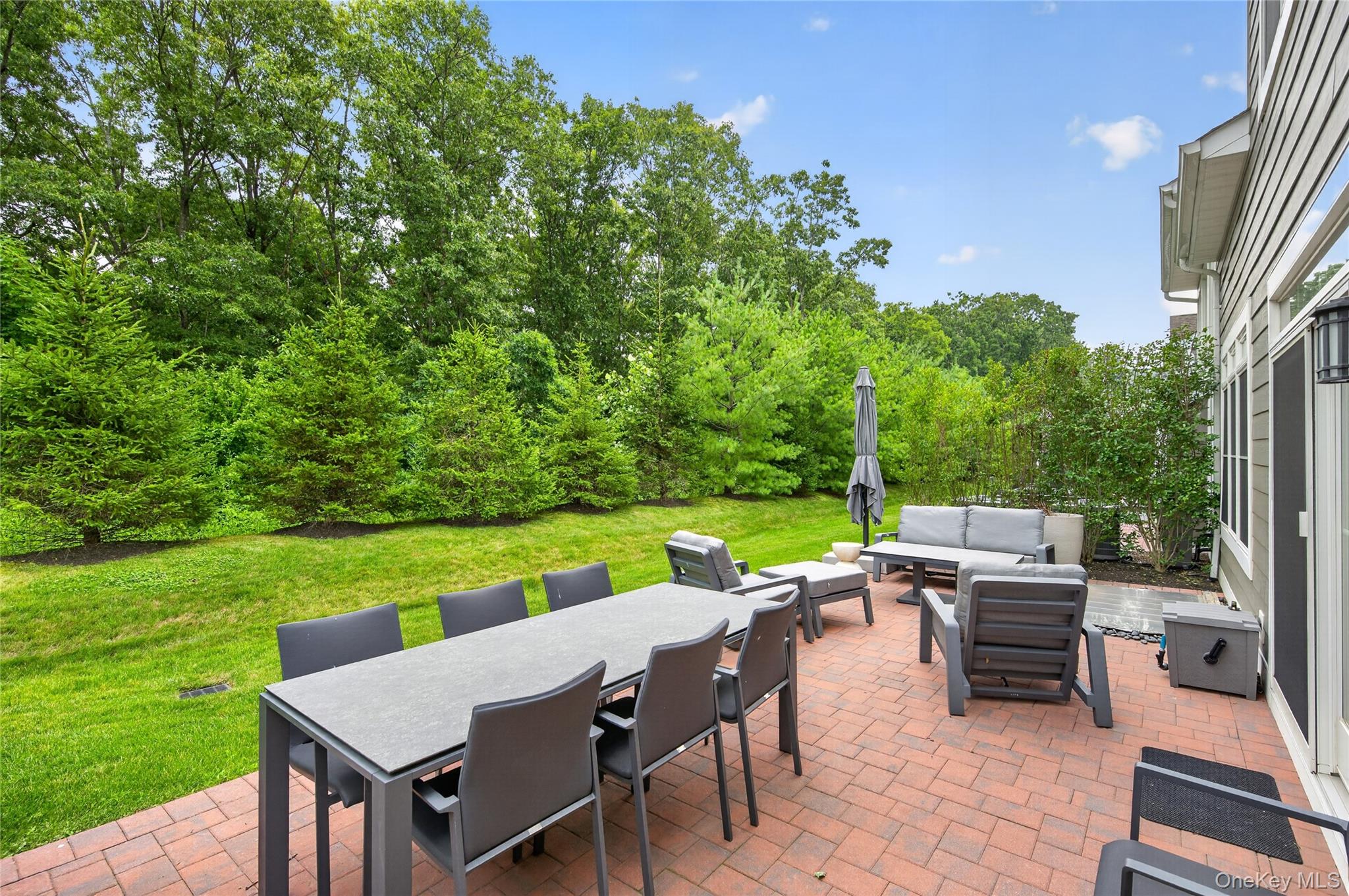  67101 Red Cedar Road, Plainview, NY, 11803 - 物件實景