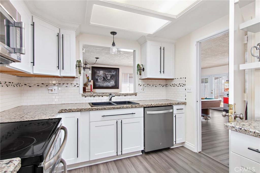 Canyon Lake, California, 92587, United States, 3 Bedrooms Bedrooms, ,2 BathroomsBathrooms,Residential,For Sale,1888203