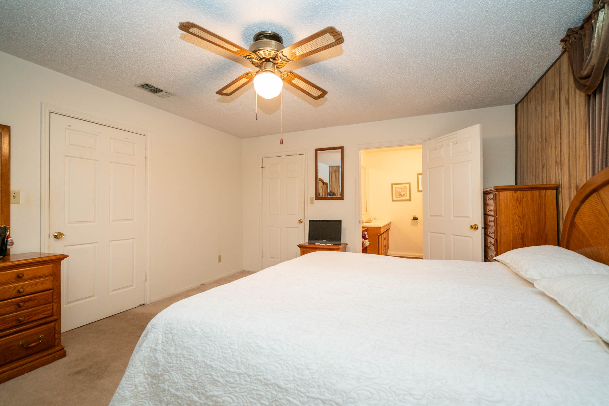 Jacksonville, Texas, 75766, United States, 4 Bedrooms Bedrooms, ,2 BathroomsBathrooms,Residential,For Sale,1974888