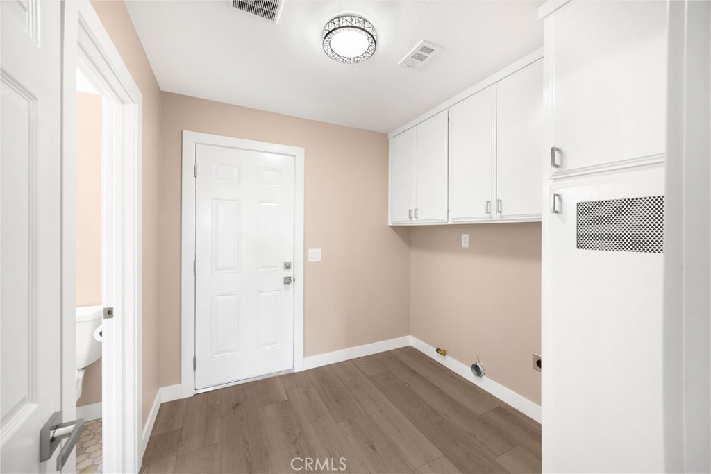 Apple Valley, California, 92307, United States, 5 Bedrooms Bedrooms, ,3 BathroomsBathrooms,Residential,For Sale,2013533