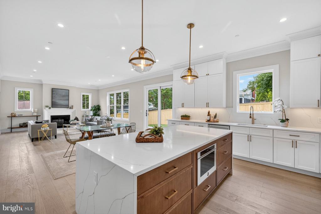 Kensington, Maryland, 20895, United States, 5 Bedrooms Bedrooms, ,5 BathroomsBathrooms,Residential,For Sale,2048532