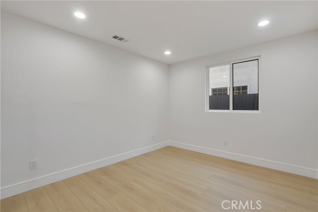 Los Angeles, California, 90016, United States, 7 Bedrooms Bedrooms, ,4 BathroomsBathrooms,Residential,For Sale,2006149