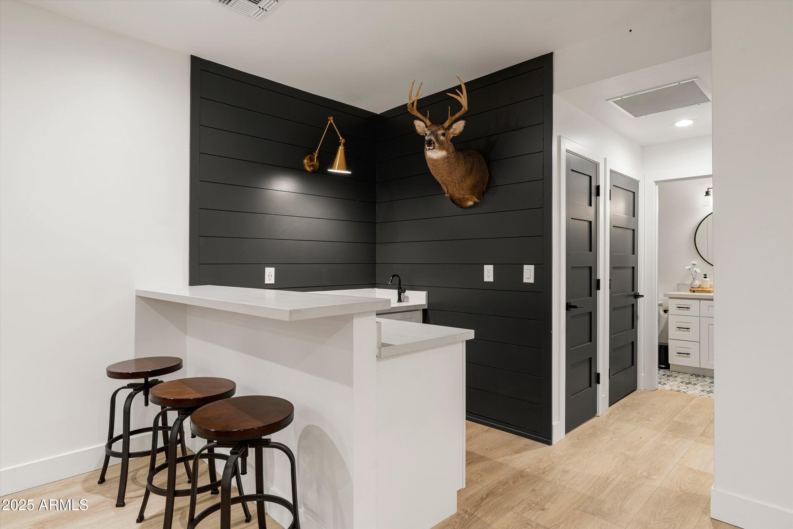 Phoenix, Arizona, 85018, United States, 4 Bedrooms Bedrooms, ,4 BathroomsBathrooms,Residential,For Sale,1993183