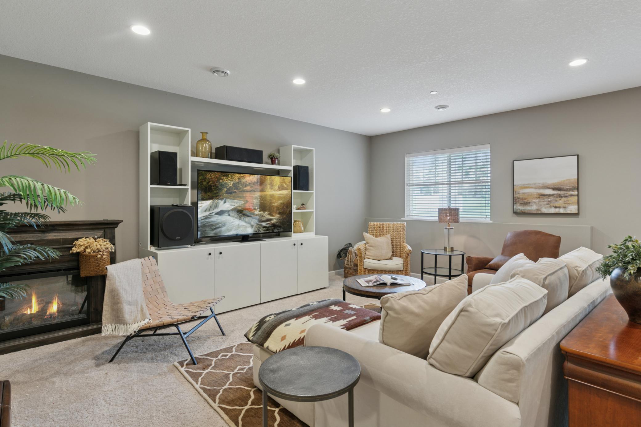 Lakeville, Minnesota, 55044, United States, 3 Bedrooms Bedrooms, ,2 BathroomsBathrooms,Residential,For Sale,1971412