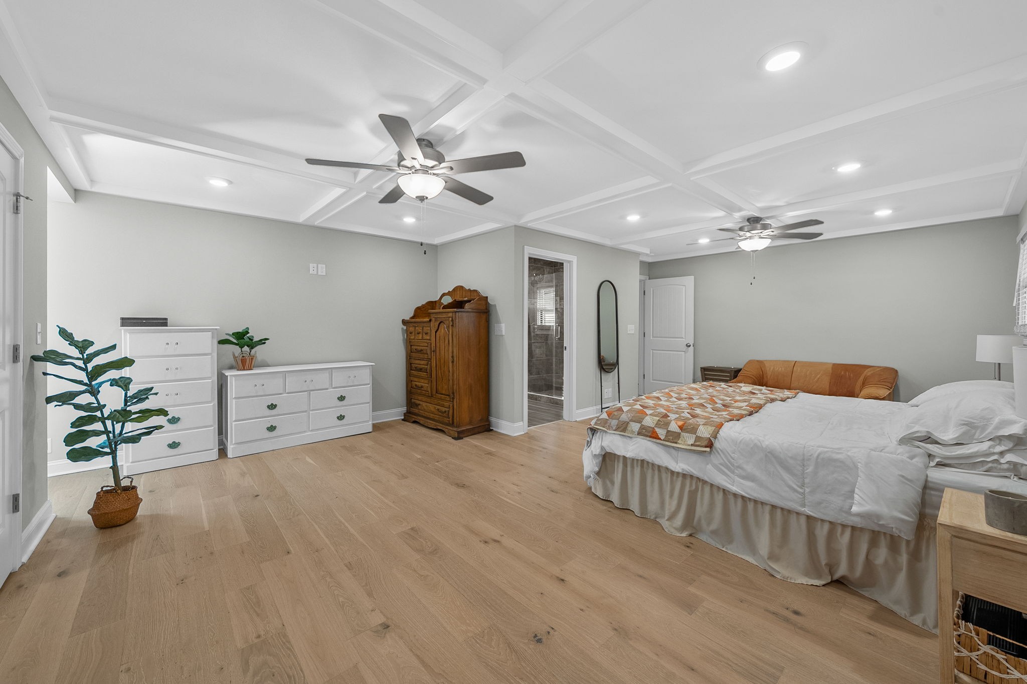 Clarksville, Tennessee, 37040, United States, 4 Bedrooms Bedrooms, ,3 BathroomsBathrooms,Residential,For Sale,1988852