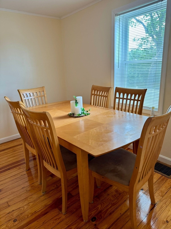 Methuen, Massachusetts, 01844, United States, 3 Bedrooms Bedrooms, ,1 BathroomBathrooms,Residential,For Sale,1937431