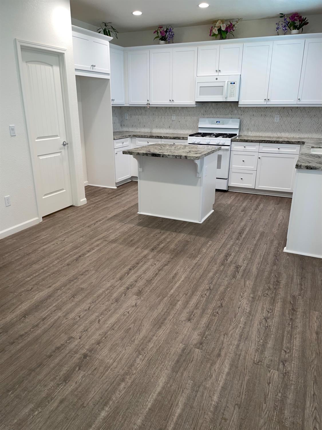 Merced, California, 95341, United States, 5 Bedrooms Bedrooms, ,3 BathroomsBathrooms,Residential,For Sale,1987010