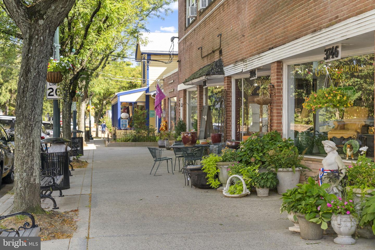 Kensington, Maryland, 20895, United States, 3 Bedrooms Bedrooms, ,2 BathroomsBathrooms,Residential,For Sale,1999038