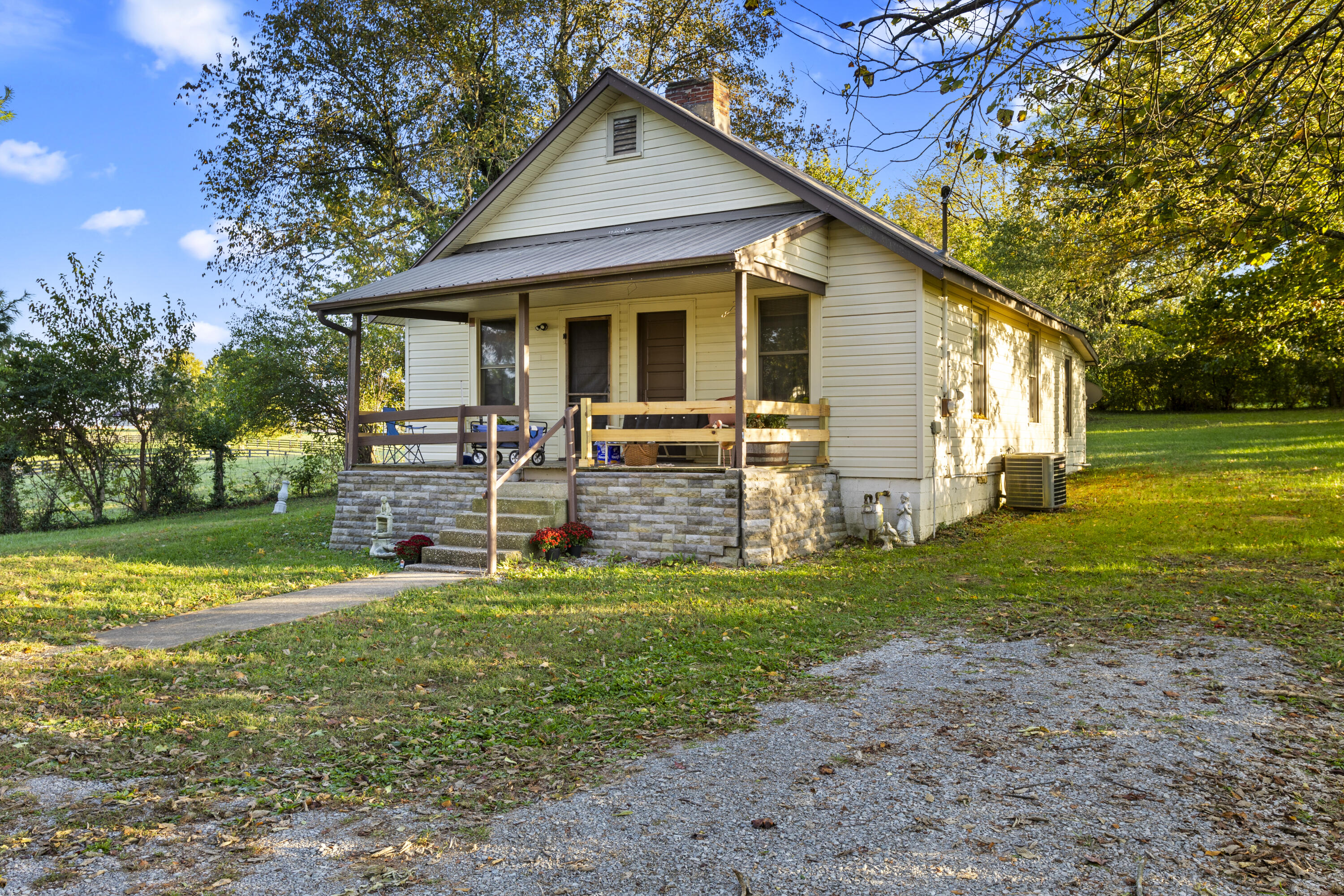 Winchester, Kentucky, 40391, United States, 3 Bedrooms Bedrooms, ,3 BathroomsBathrooms,Residential,For Sale,1992796