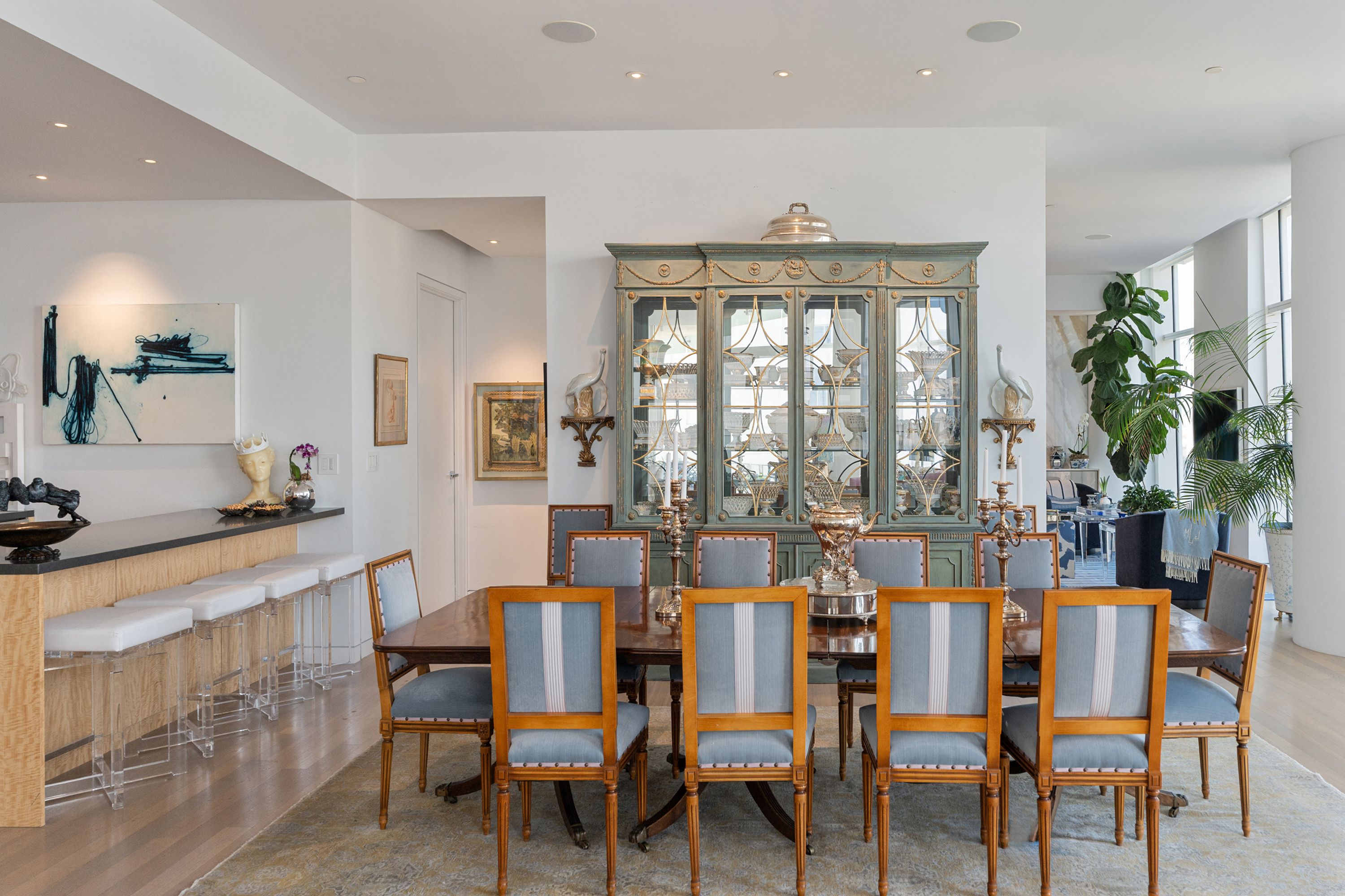  Distinctive Residence with Refined Custom Interiors - 物件實景