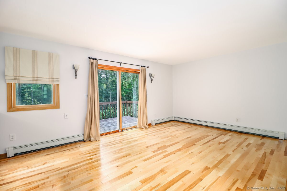 New Milford, Connecticut, 06776, United States, 3 Bedrooms Bedrooms, ,3 BathroomsBathrooms,Residential,For Sale,1958053