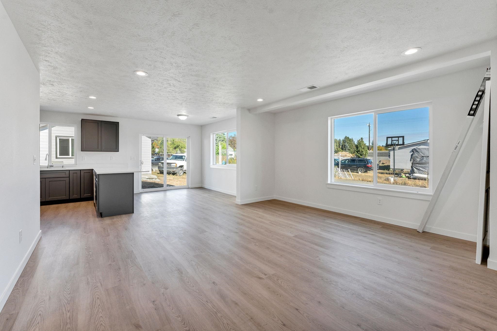 Spokane, Washington, 99212, United States, 3 Bedrooms Bedrooms, ,6 BathroomsBathrooms,Residential,For Sale,1986291