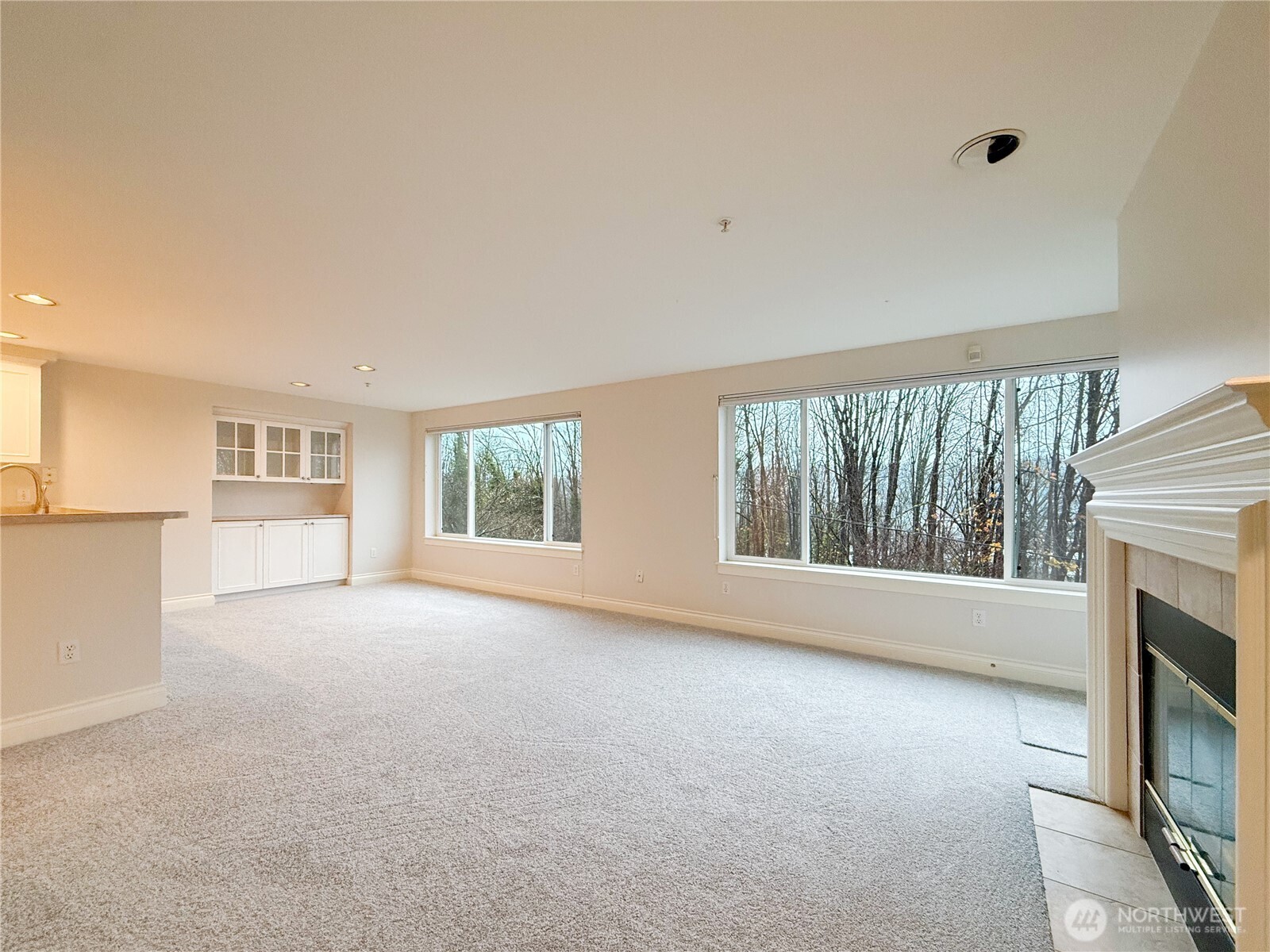 Seattle, Washington, 98199, United States, 2 Bedrooms Bedrooms, ,2 BathroomsBathrooms,Residential,For Sale,1998724