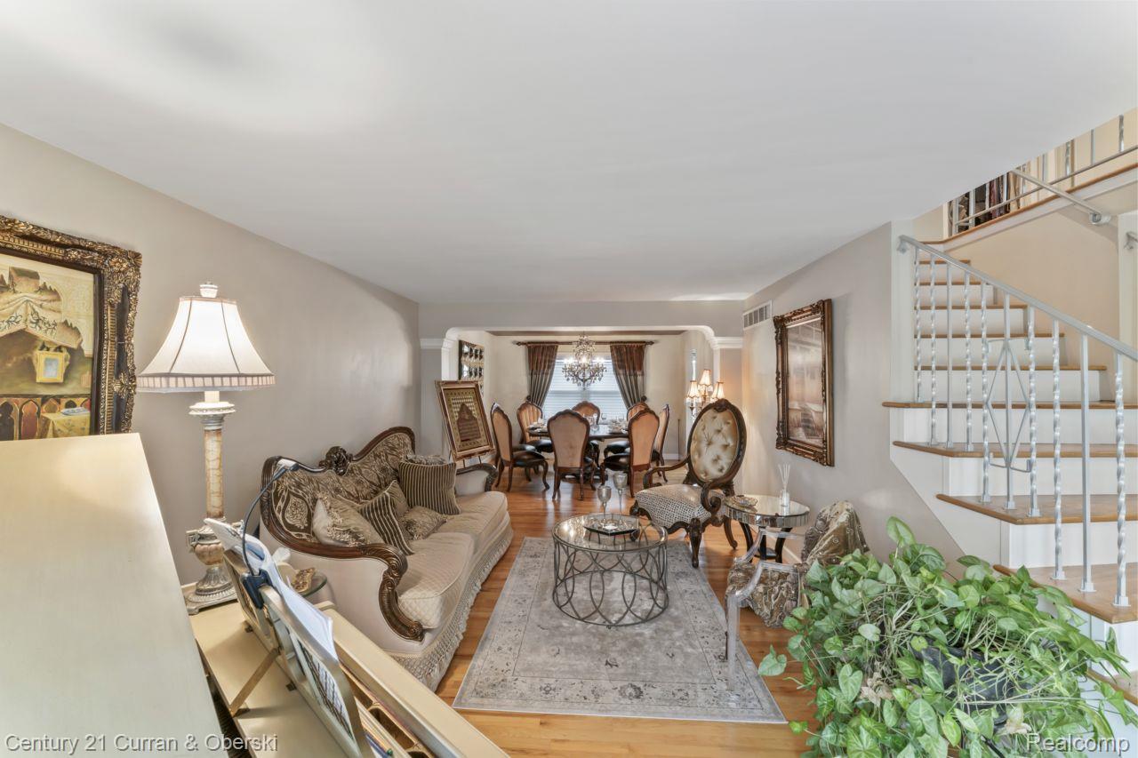 Dearborn Heights, Michigan, 48127, United States, 4 Bedrooms Bedrooms, ,4 BathroomsBathrooms,Residential,For Sale,1905495