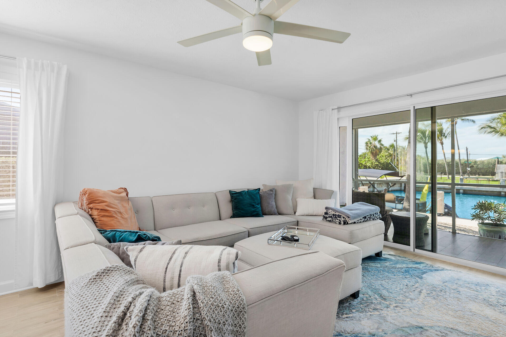 MARATHON, Florida, 33050, United States, 2 Bedrooms Bedrooms, ,2 BathroomsBathrooms,Residential,For Sale,1991254