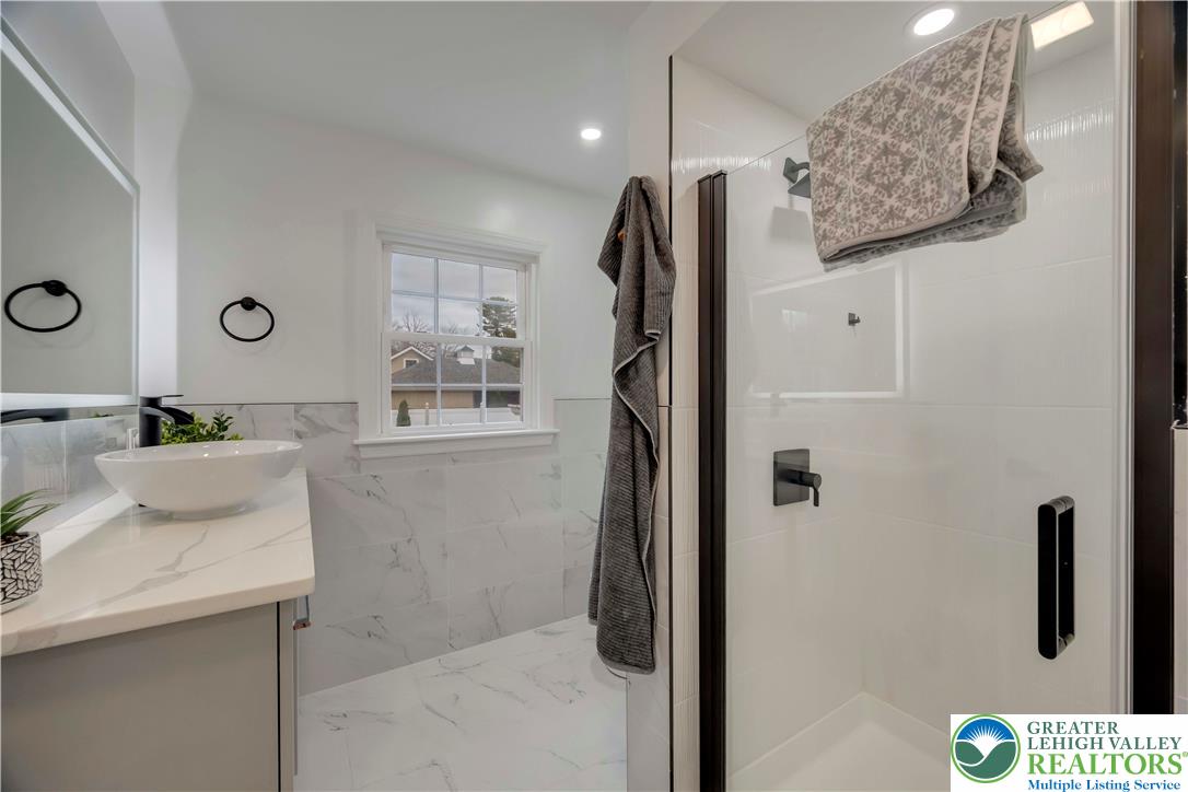 Allentown City, Pennsylvania, 18104, United States, 3 Bedrooms Bedrooms, ,3 BathroomsBathrooms,Residential,For Sale,1993140