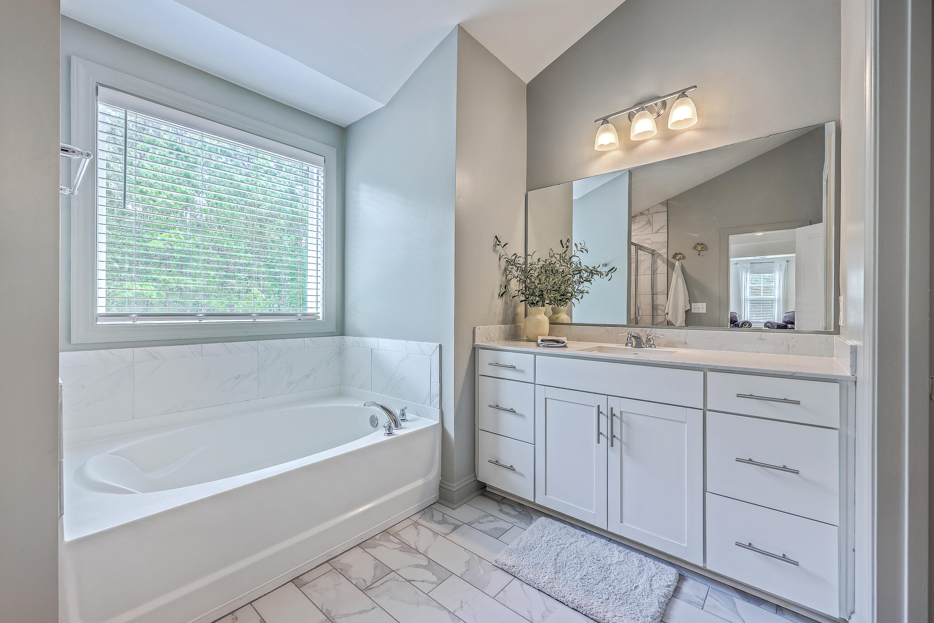 Summerville, South Carolina, 29483, United States, 4 Bedrooms Bedrooms, ,3 BathroomsBathrooms,Residential,For Sale,1928541