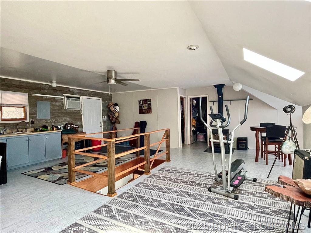 Gravois Mills, Missouri, 65037, United States, 5 Bedrooms Bedrooms, ,4 BathroomsBathrooms,Residential,For Sale,1829995