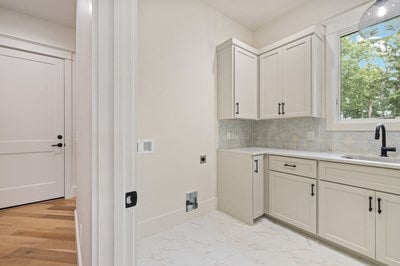 Blairsville, Georgia, 30512, United States, 4 Bedrooms Bedrooms, ,6 BathroomsBathrooms,Residential,For Sale,1940462