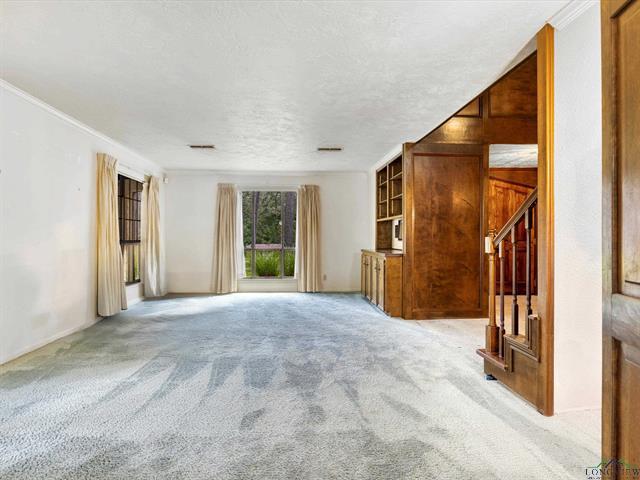 Henderson, Texas, 75652, United States, 3 Bedrooms Bedrooms, ,3 BathroomsBathrooms,Residential,For Sale,1820129