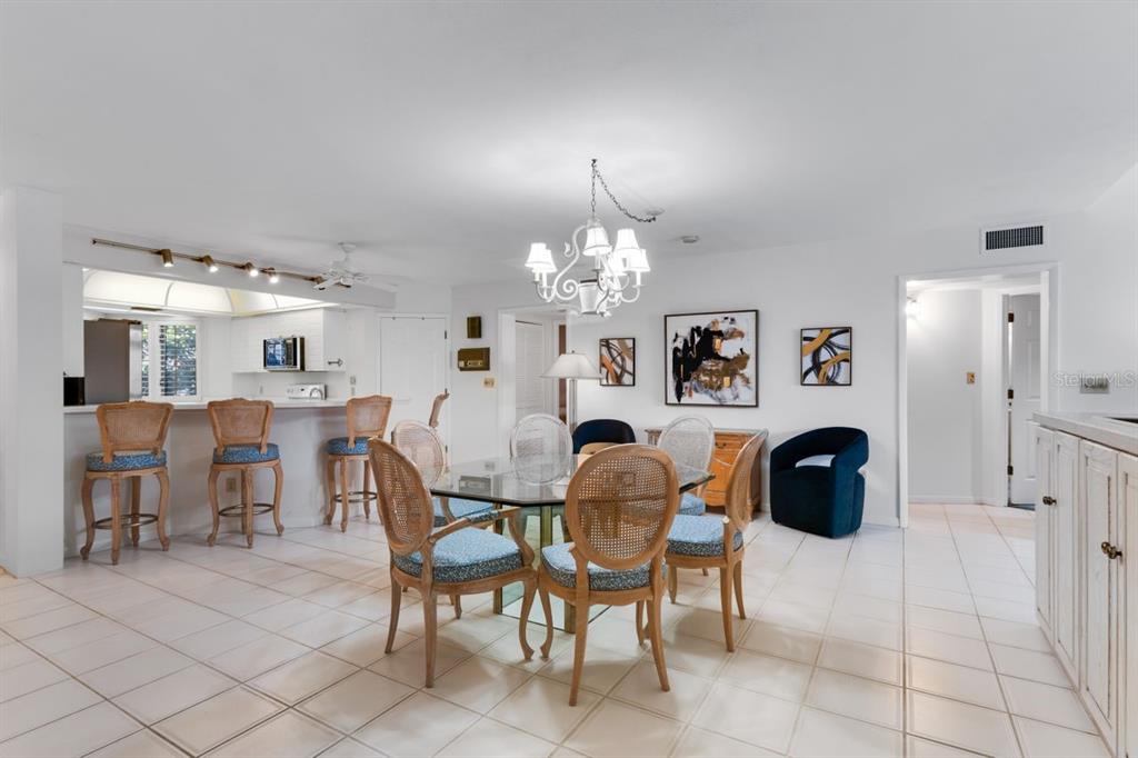 Orlando, Florida, 32819, United States, 2 Bedrooms Bedrooms, ,2 BathroomsBathrooms,Residential,For Sale,1787410