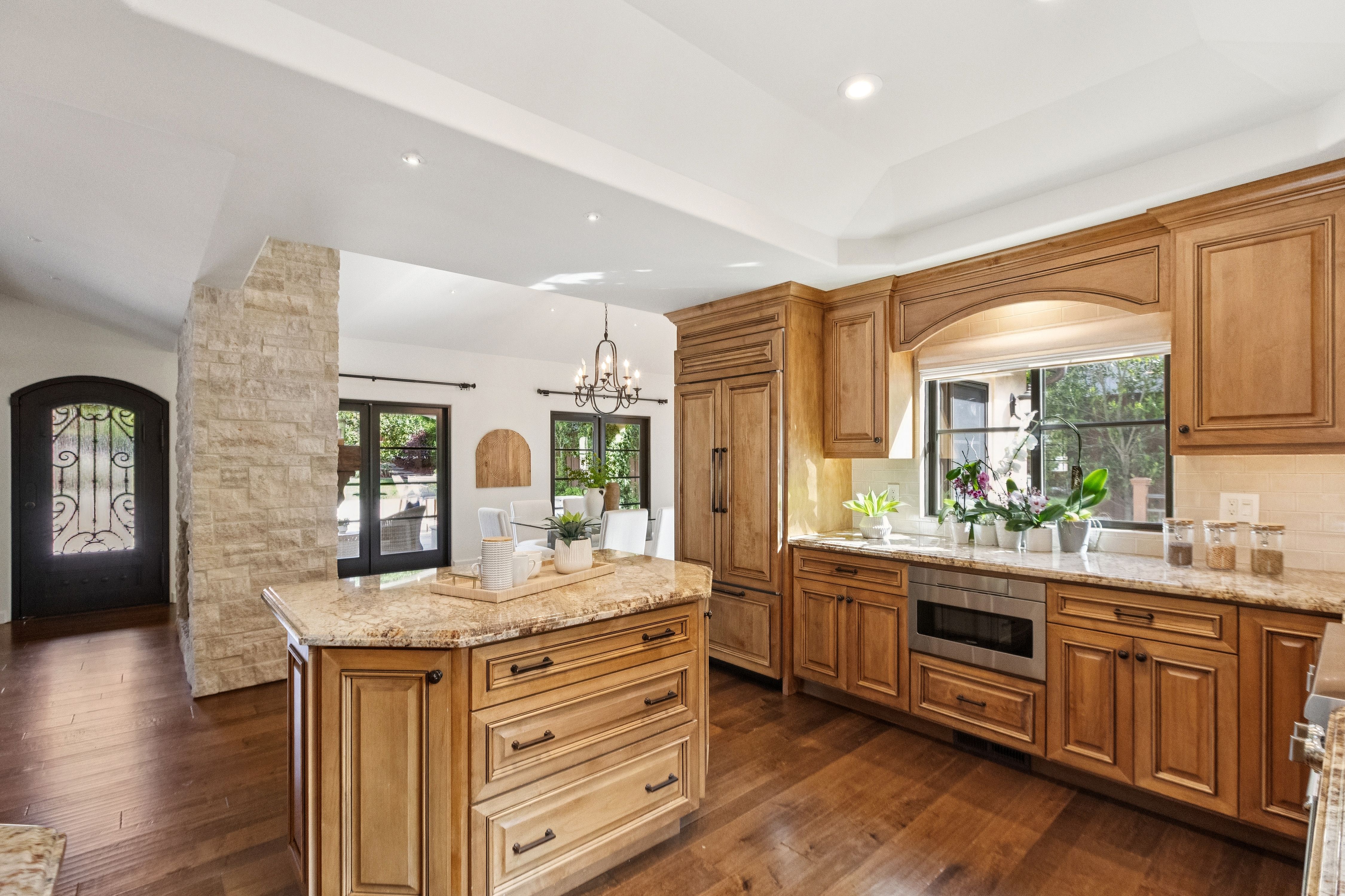  Mediterranean-Style Beauty with Garden Escape - 物件實景