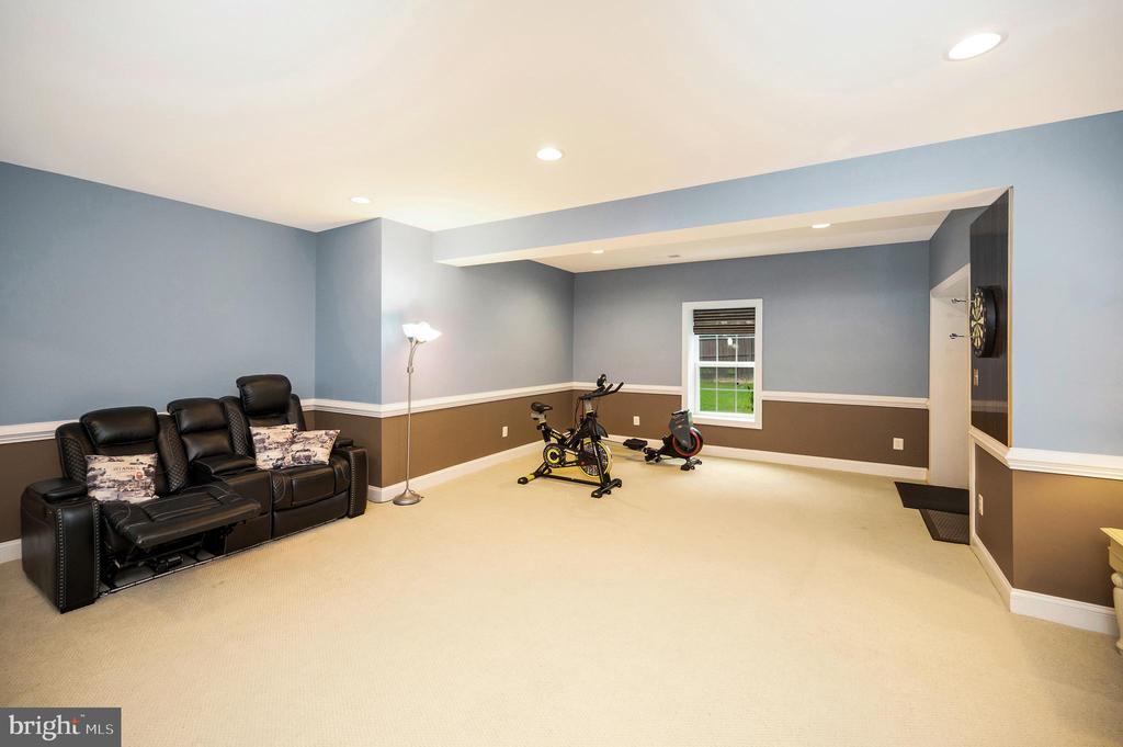 Woodbridge, Virginia, 22193, United States, 6 Bedrooms Bedrooms, ,6 BathroomsBathrooms,Residential,For Sale,1919107