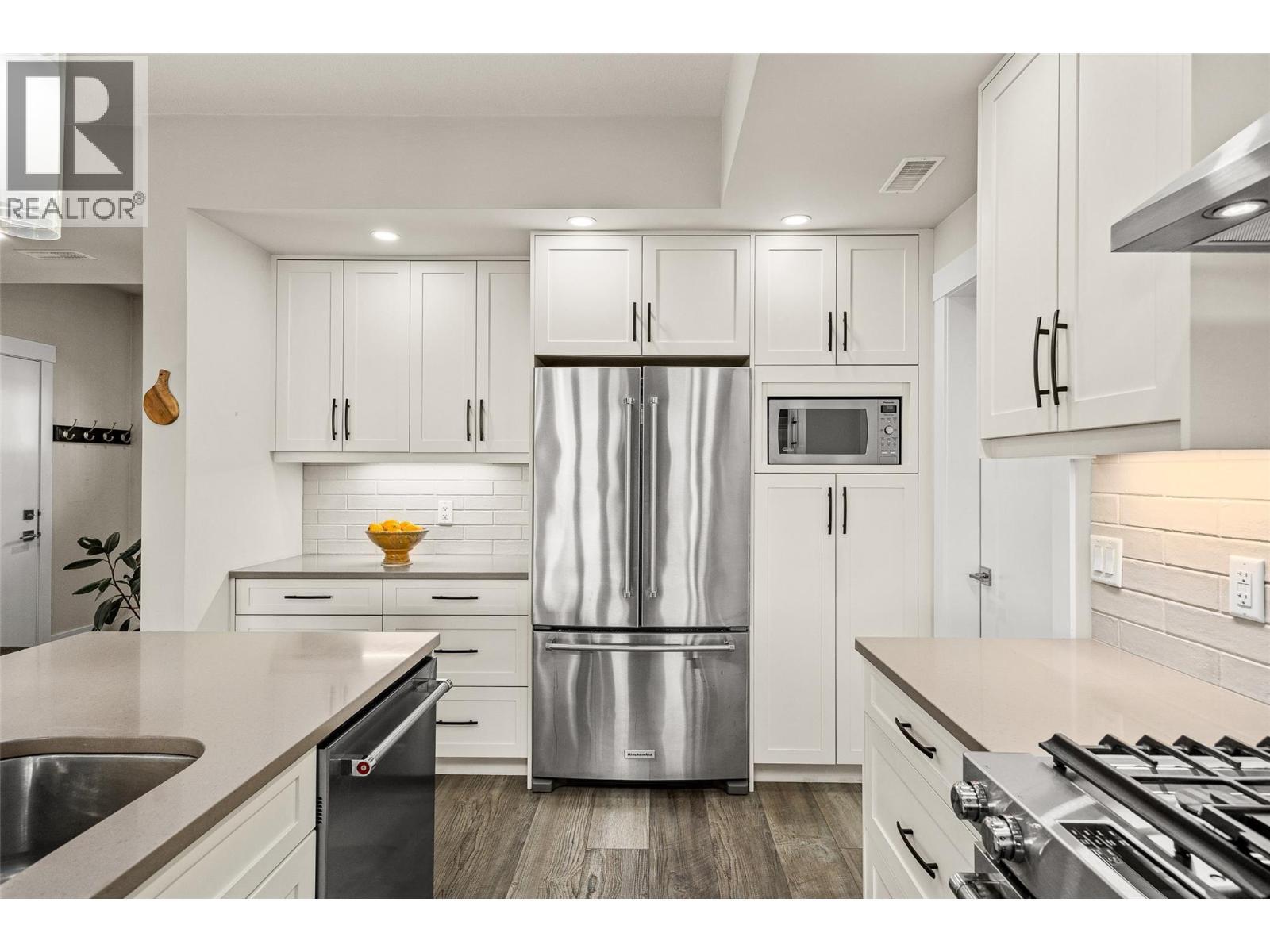 PEACHLAND, British Columbia, V0H 1X5, CA, 3 Bedrooms Bedrooms, ,2 BathroomsBathrooms,Residential,For Sale,1951161