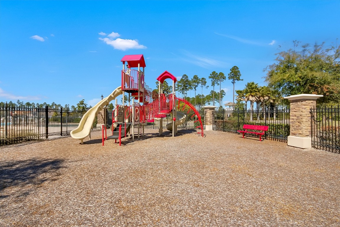 Fernandina Beach, Florida, 32034, United States, 4 Bedrooms Bedrooms, ,3 BathroomsBathrooms,Residential,For Sale,1881619