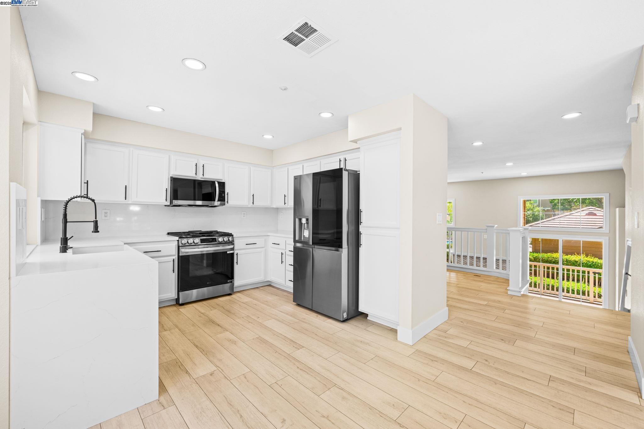 Dublin, California, 94568, United States, 3 Bedrooms Bedrooms, ,3 BathroomsBathrooms,Residential,For Sale,2006259