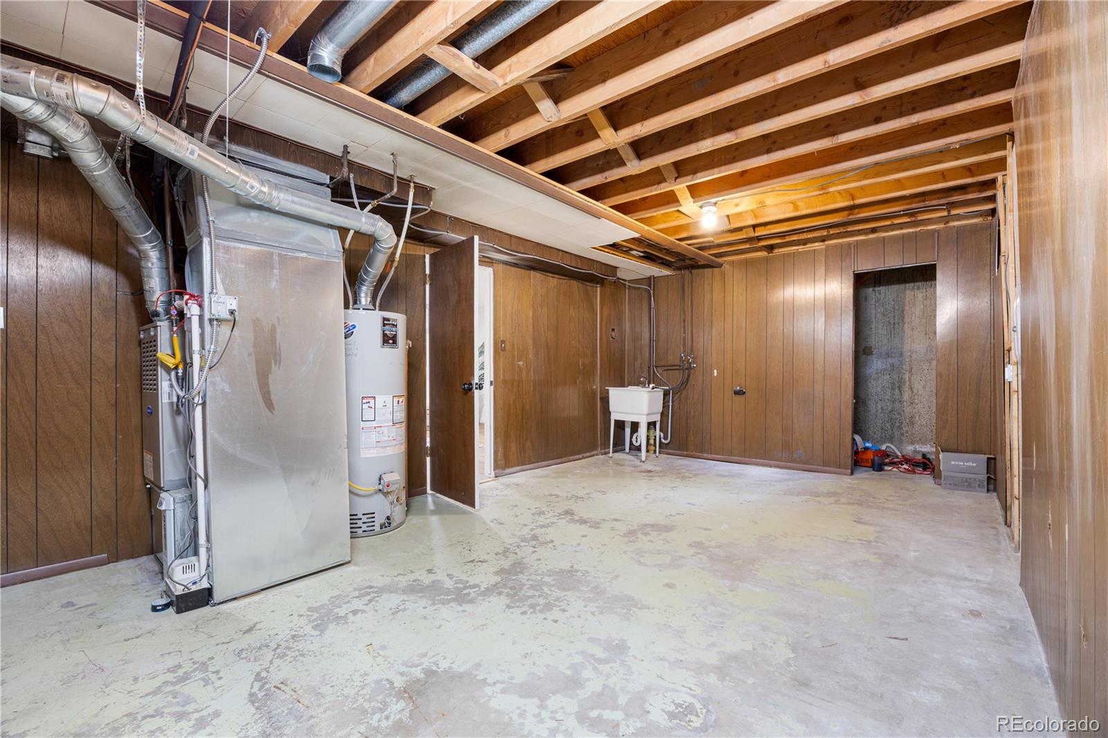 Lakewood, Colorado, 80214, United States, 3 Bedrooms Bedrooms, ,2 BathroomsBathrooms,Residential,For Sale,1940833