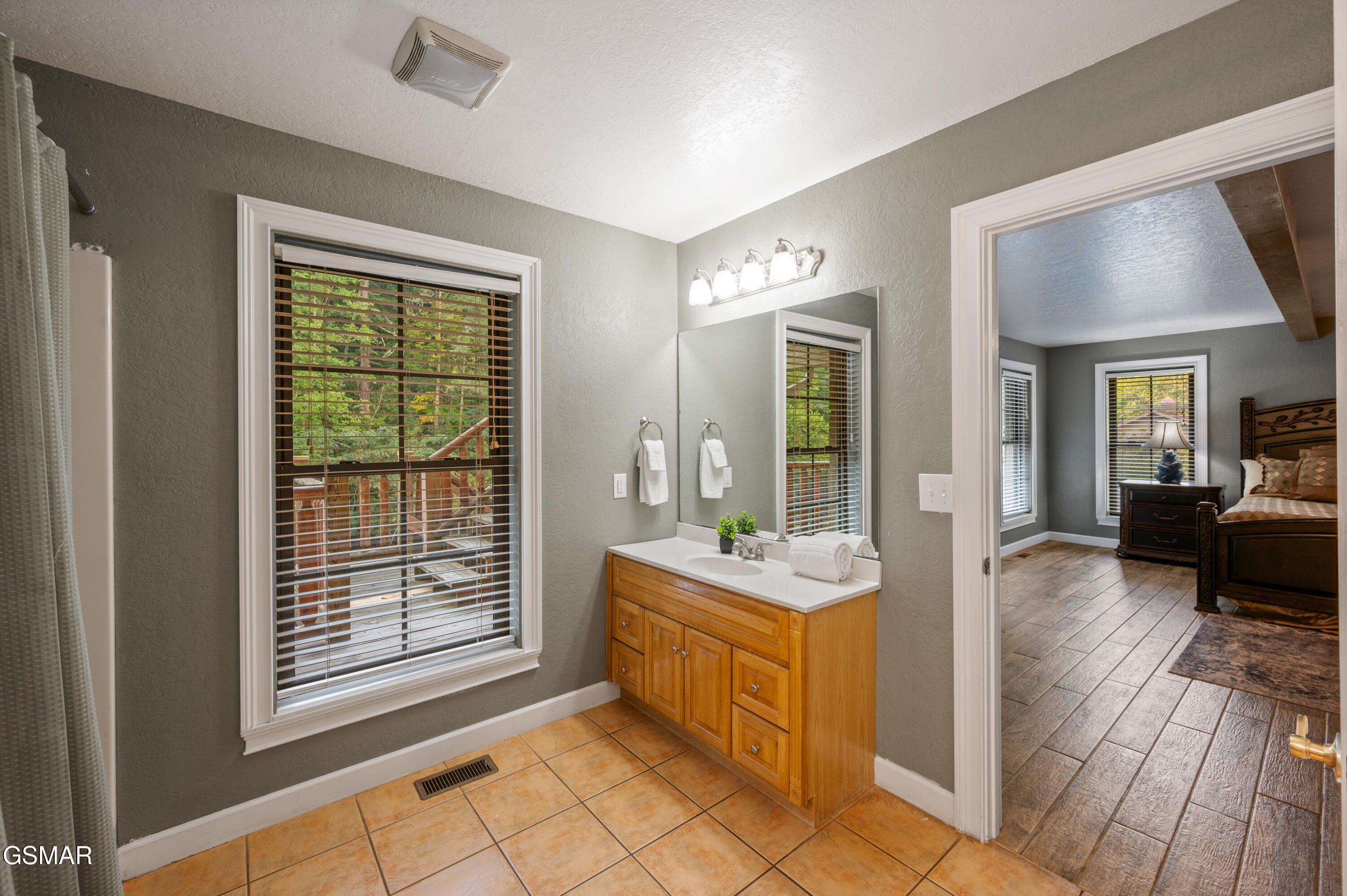 Sevierville, Tennessee, 37876, United States, 3 Bedrooms Bedrooms, ,5 BathroomsBathrooms,Residential,For Sale,1978747