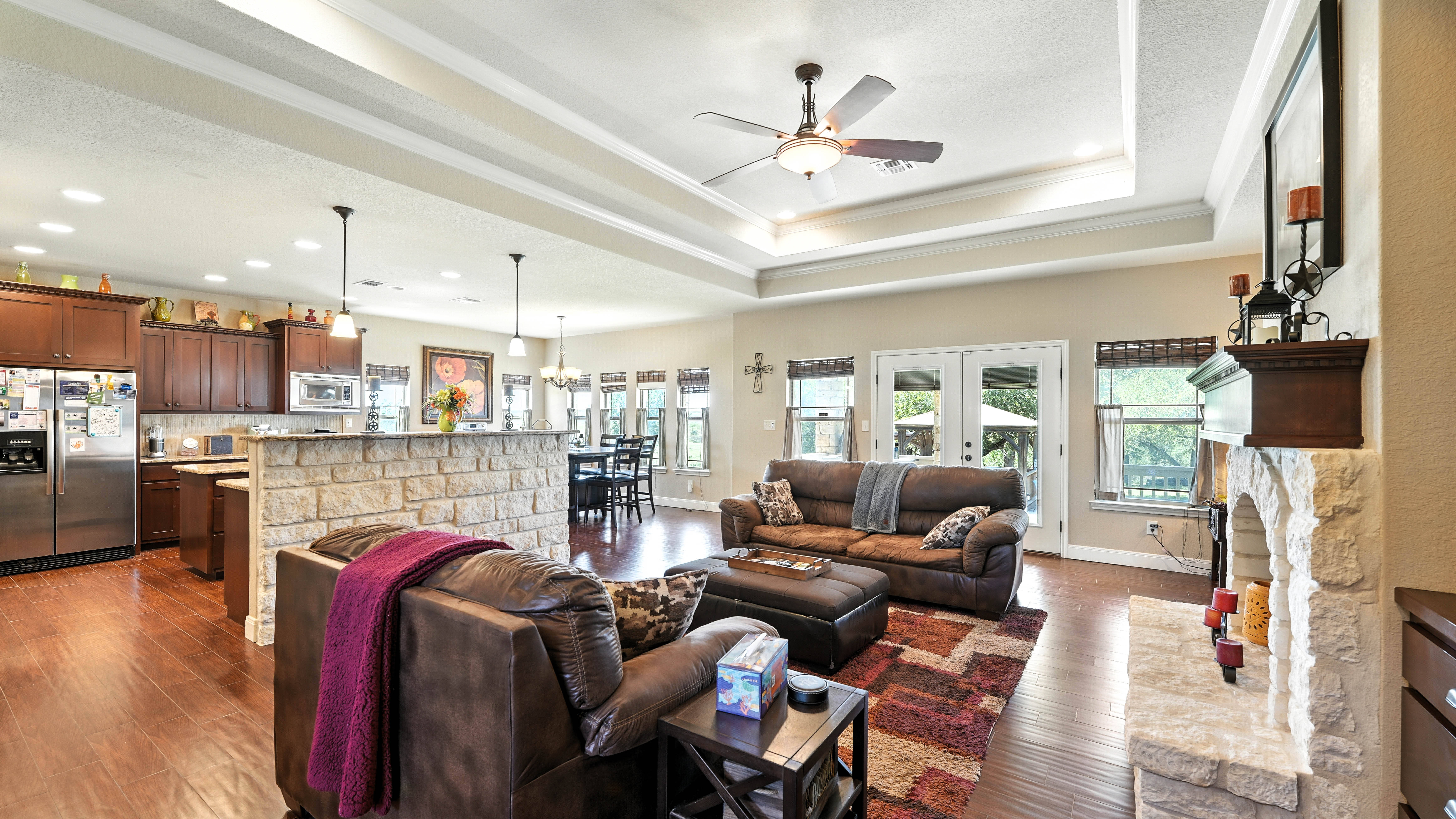 Floresville, Texas, 78114, United States, 3 Bedrooms Bedrooms, ,2 BathroomsBathrooms,Residential,For Sale,1978847