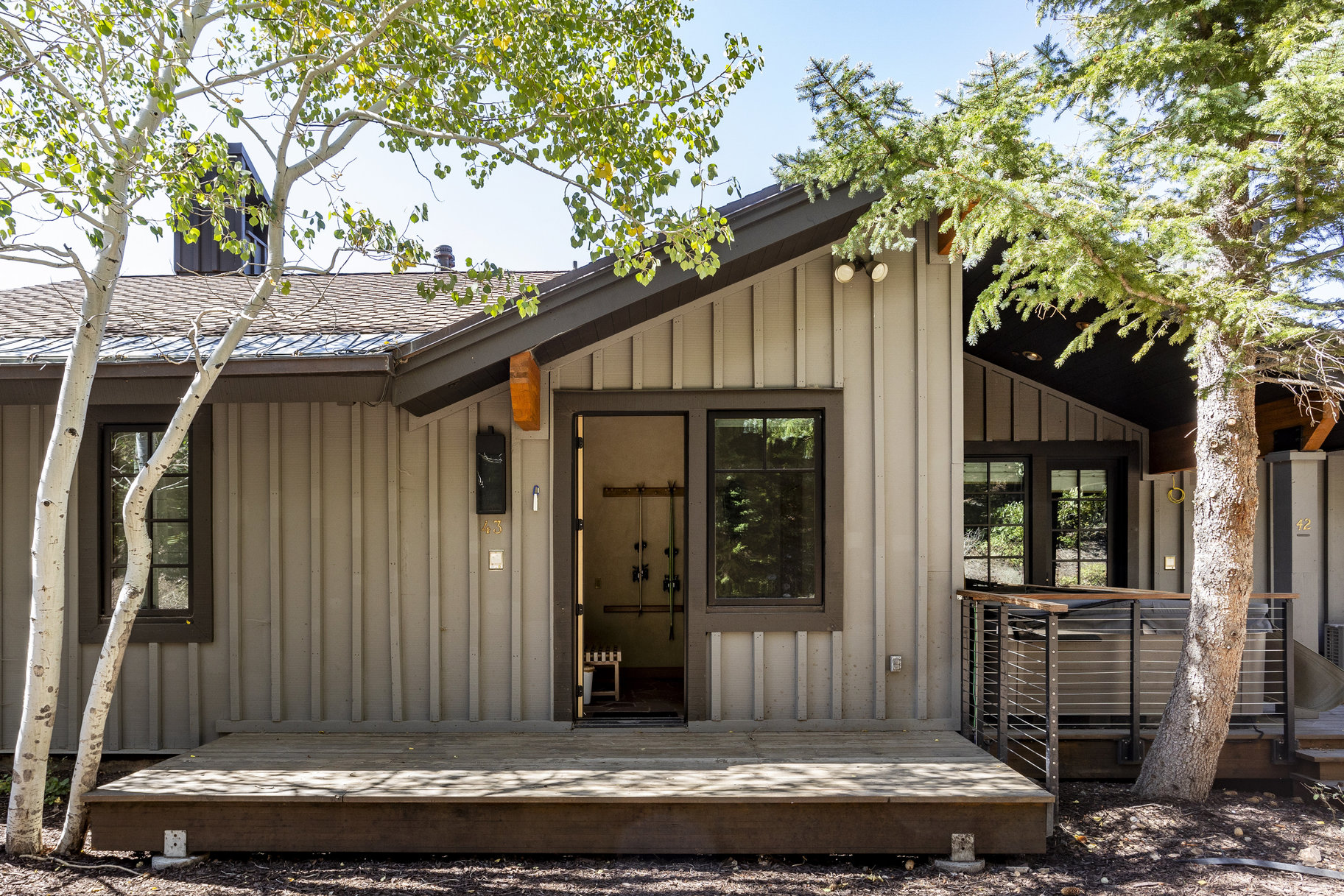  Rare End Unit in Stag Lodge with Unmatched Views & Ski Access - 物件實景