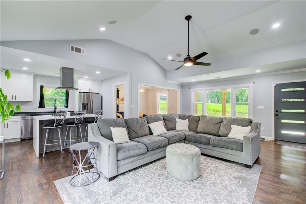 Atlanta, Georgia, 30311, United States, 4 Bedrooms Bedrooms, ,3 BathroomsBathrooms,Residential,For Sale,1856259