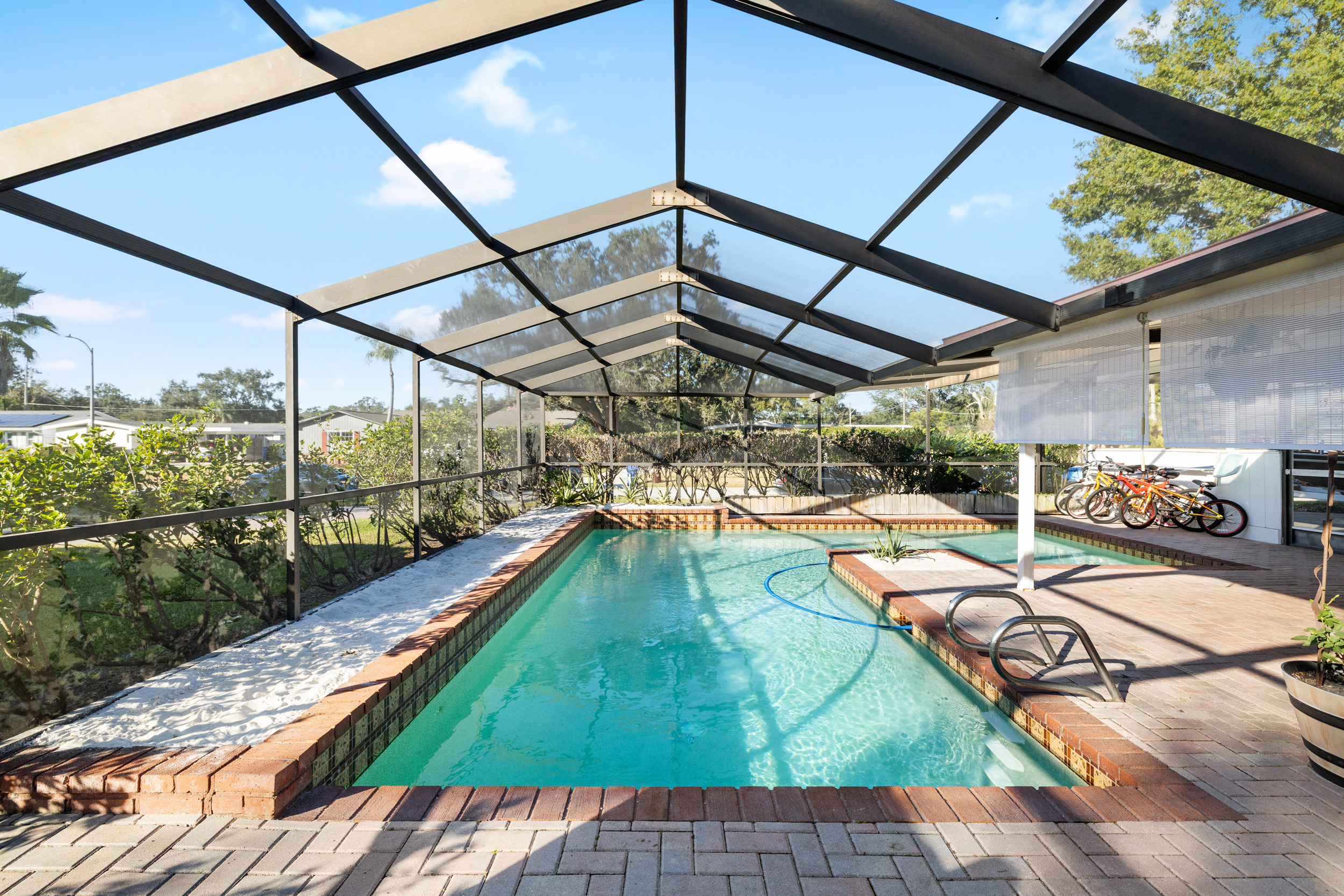 Tampa, Florida, 33618, United States, 3 Bedrooms Bedrooms, ,2 BathroomsBathrooms,Residential,For Sale,1994260