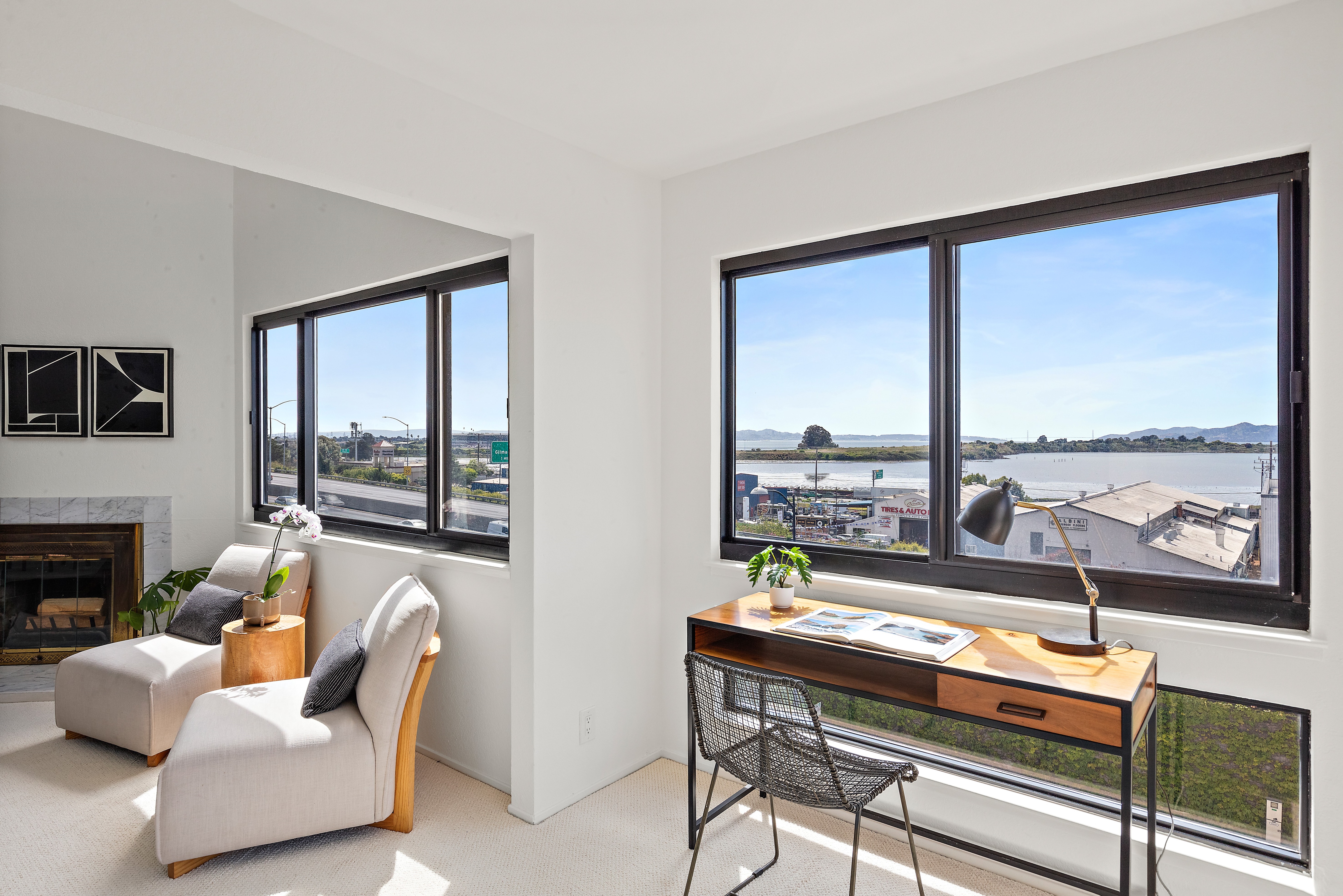  Above It All: Top-Floor Condominium with Sweeping Bay Views - 物件實景