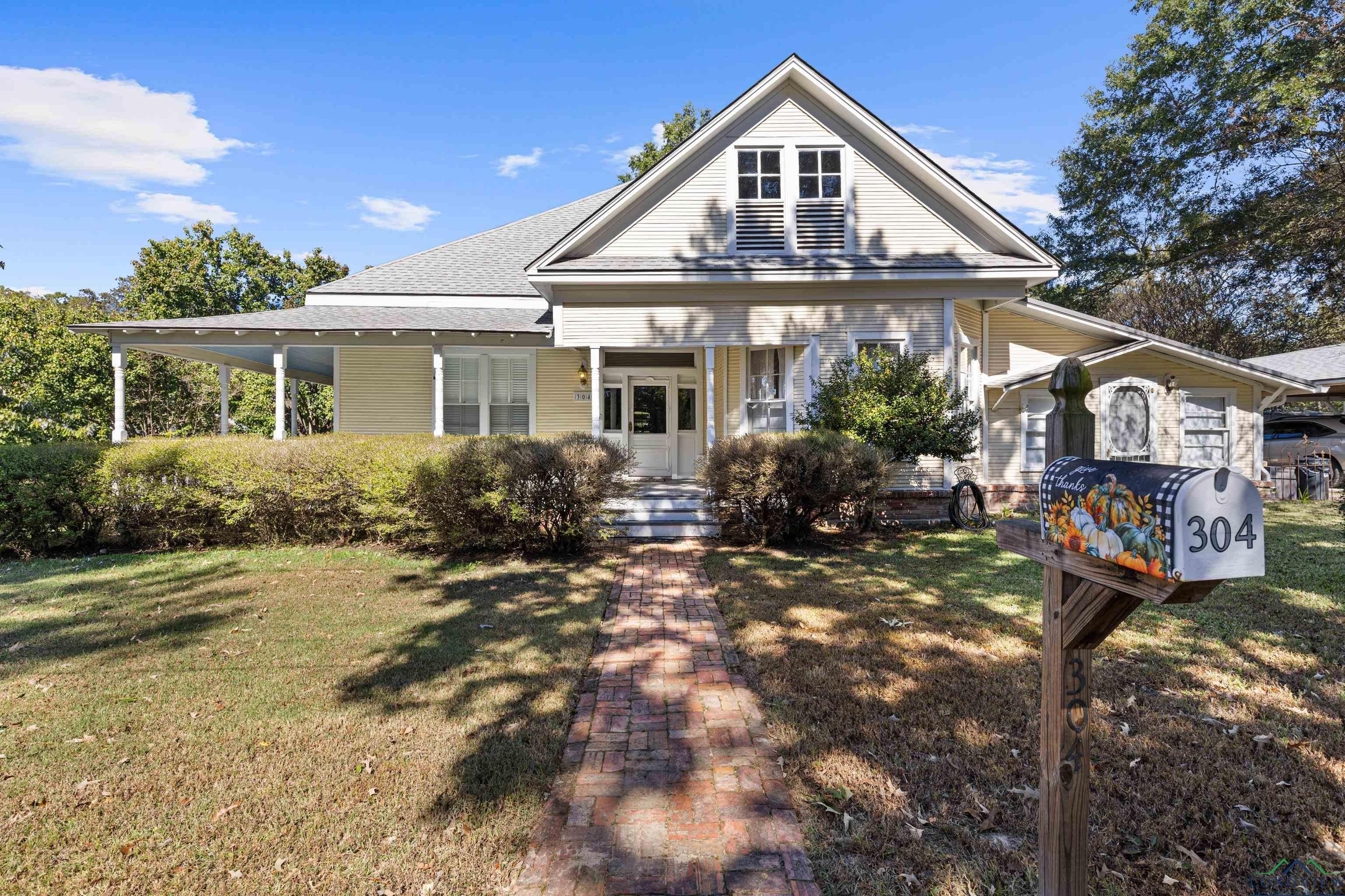 Jefferson, Texas, 75657, United States, 4 Bedrooms Bedrooms, ,4 BathroomsBathrooms,Residential,For Sale,1985697