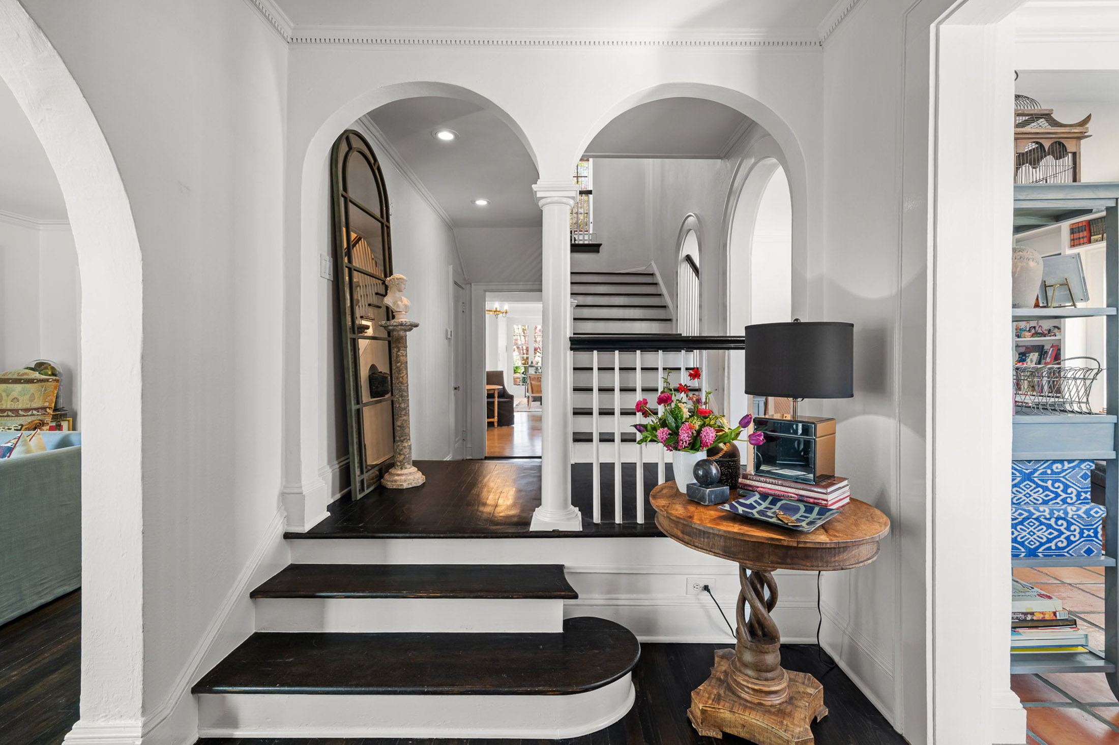  Timeless Ardmore Park Home Blends Classic Charm with Custom Renovations - 物件實景