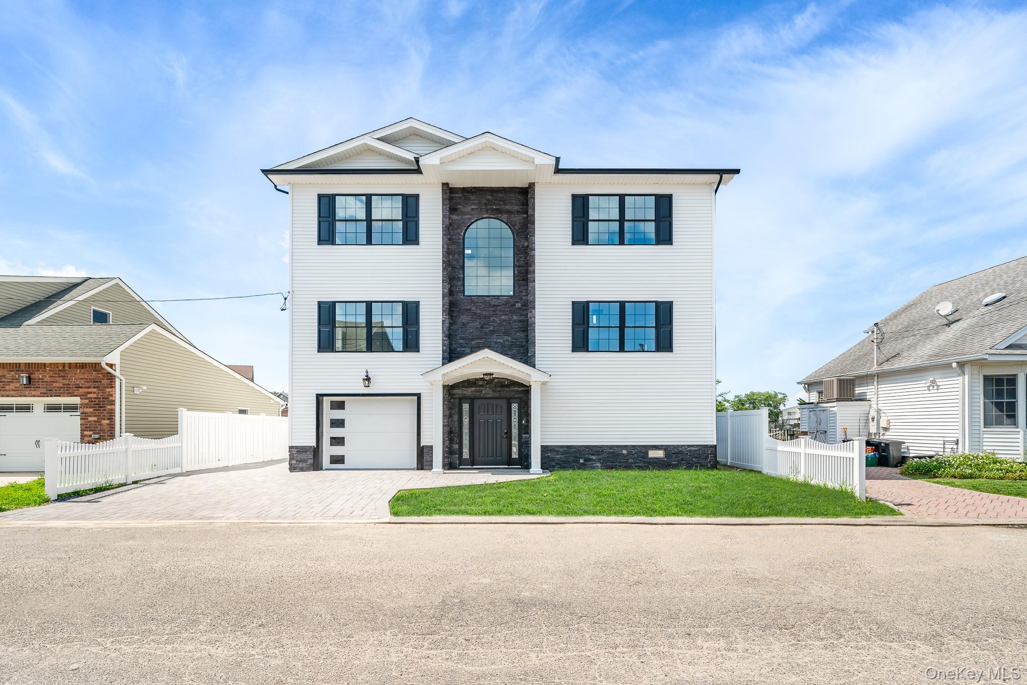 Bellmore, New York, 11710, United States, 5 Bedrooms Bedrooms, ,3 BathroomsBathrooms,Residential,For Sale,1977059