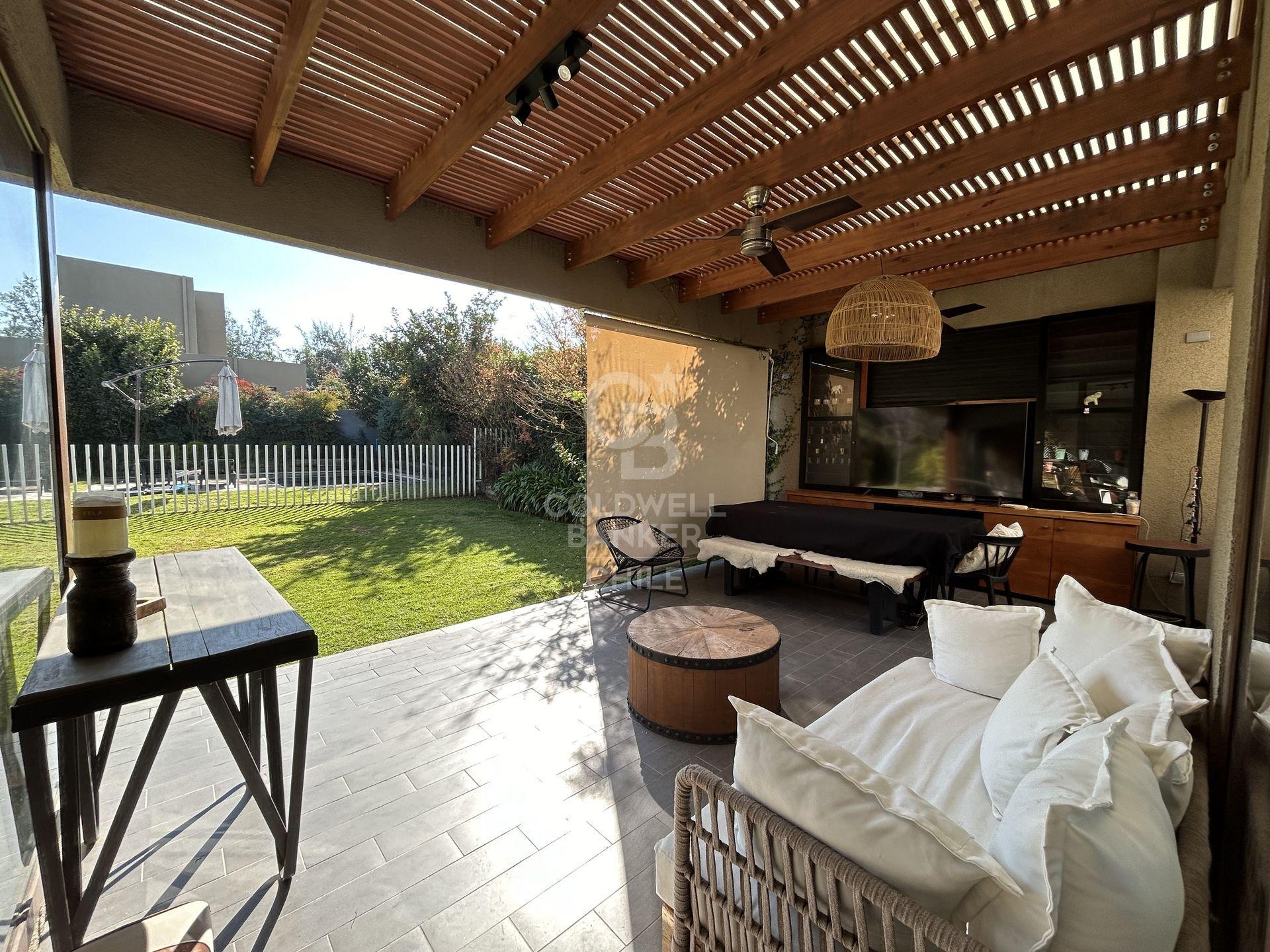 Colina, Chile, 4 Bedrooms Bedrooms, ,4 BathroomsBathrooms,Residential,For Sale,1897040