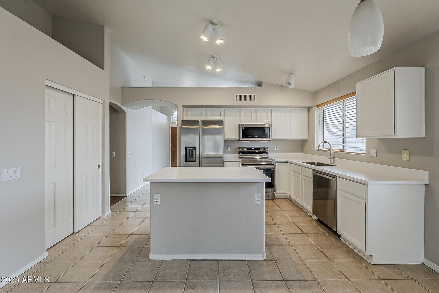 Phoenix, Arizona, 85044, United States, 3 Bedrooms Bedrooms, ,2 BathroomsBathrooms,Residential,For Sale,1938083