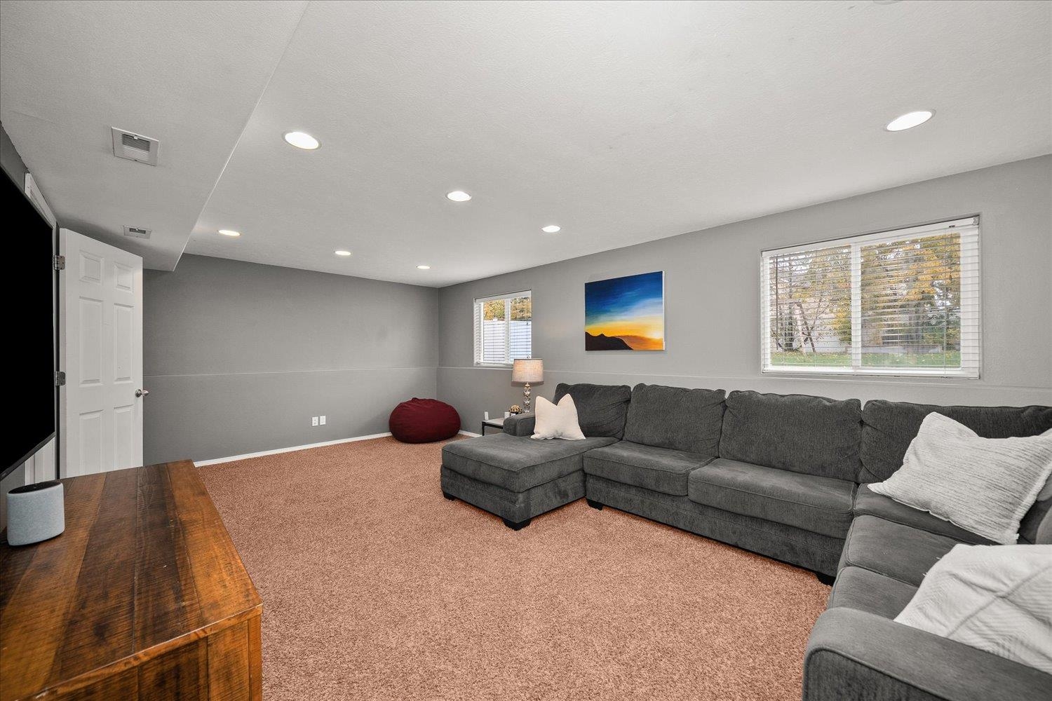 Spokane Valley, Washington, 99016, United States, 5 Bedrooms Bedrooms, ,3 BathroomsBathrooms,Residential,For Sale,1990389