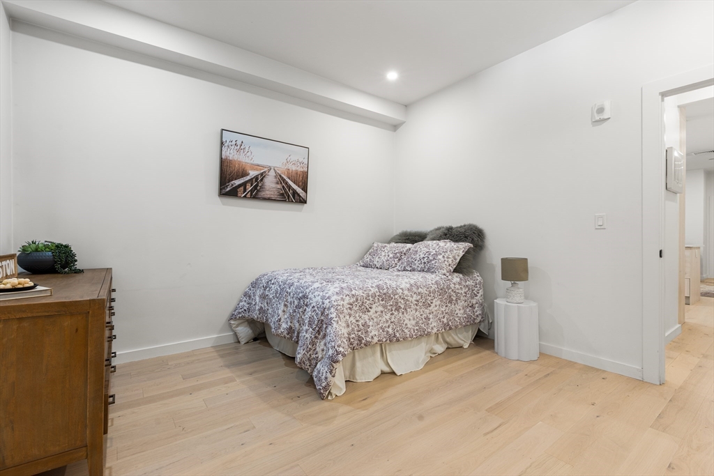 Boston, Massachusetts, 02128, United States, 2 Bedrooms Bedrooms, ,2 BathroomsBathrooms,Residential,For Sale,1940624