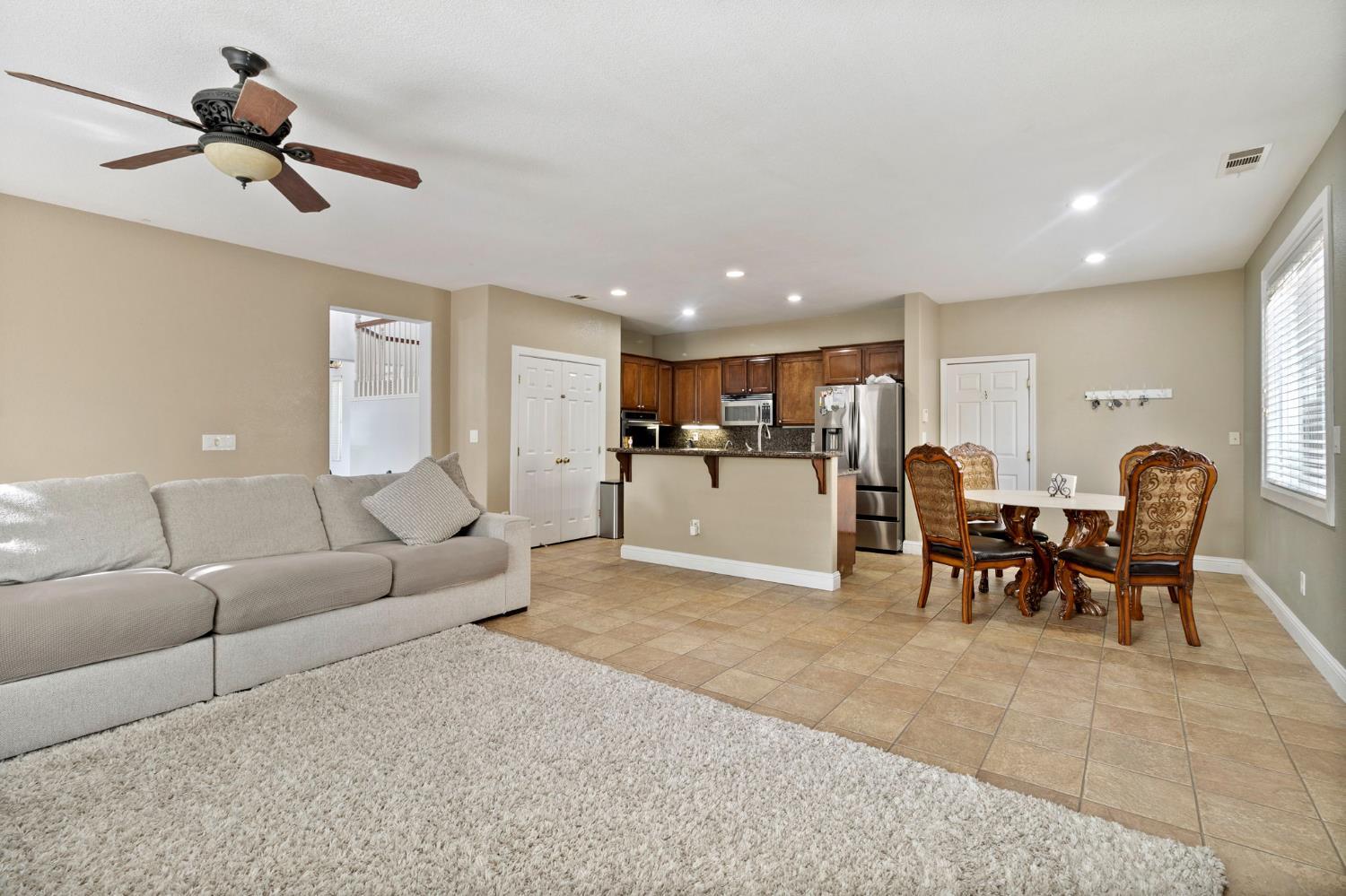 Patterson, California, 95363, United States, 5 Bedrooms Bedrooms, ,3 BathroomsBathrooms,Residential,For Sale,1982239