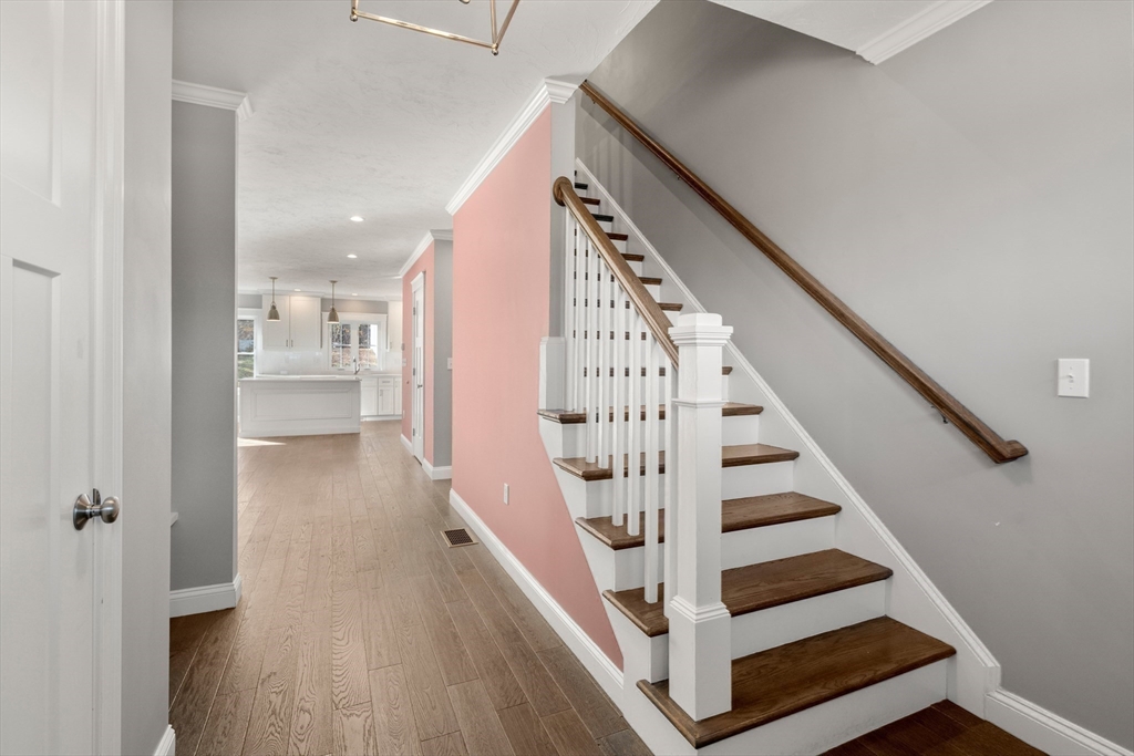 Mendon, Massachusetts, 01756, United States, 3 Bedrooms Bedrooms, ,3 BathroomsBathrooms,Residential,For Sale,1996040