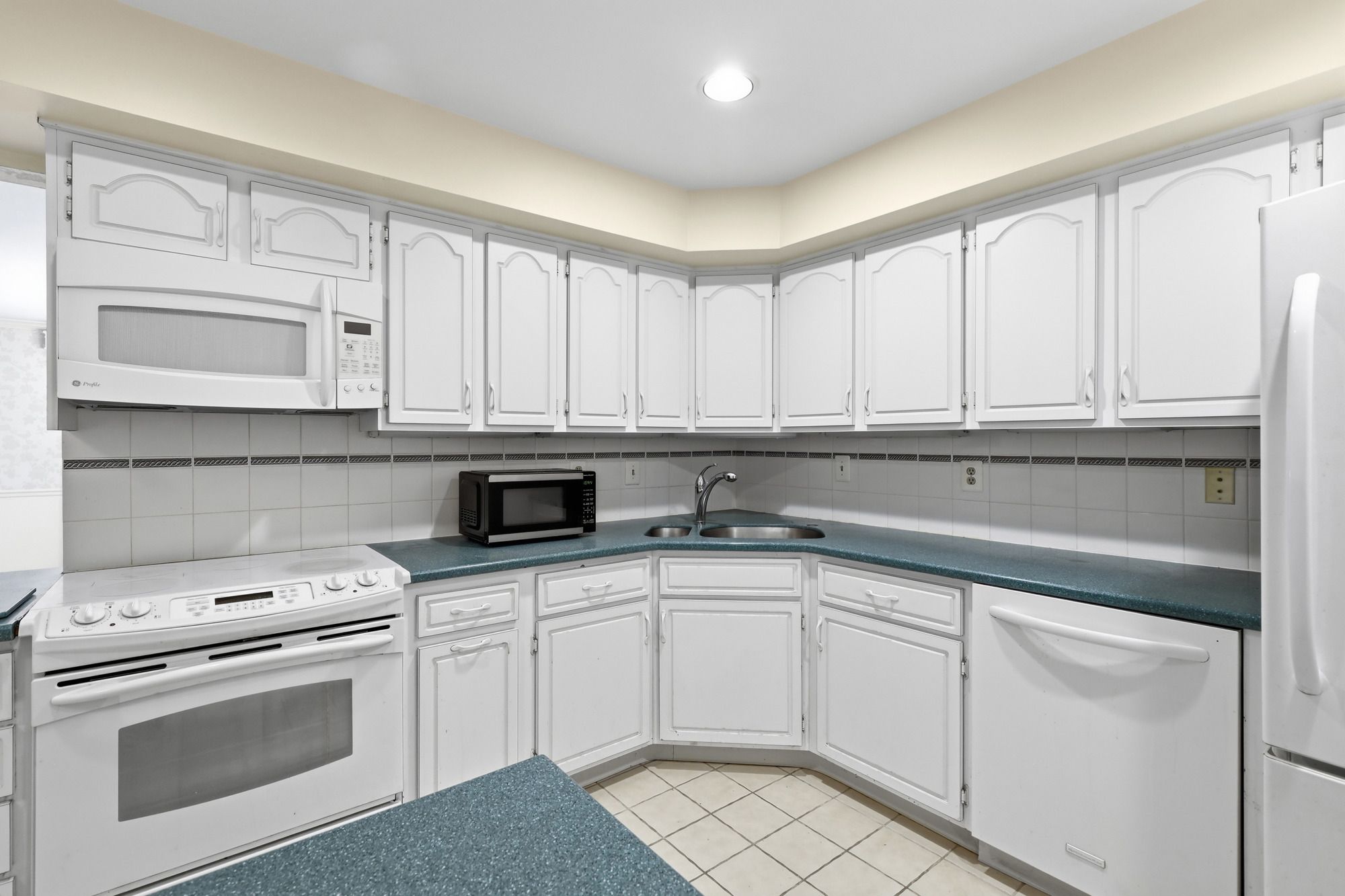  4677 Bayard Street #204, Pittsburgh, PA 15213 - 物件實景