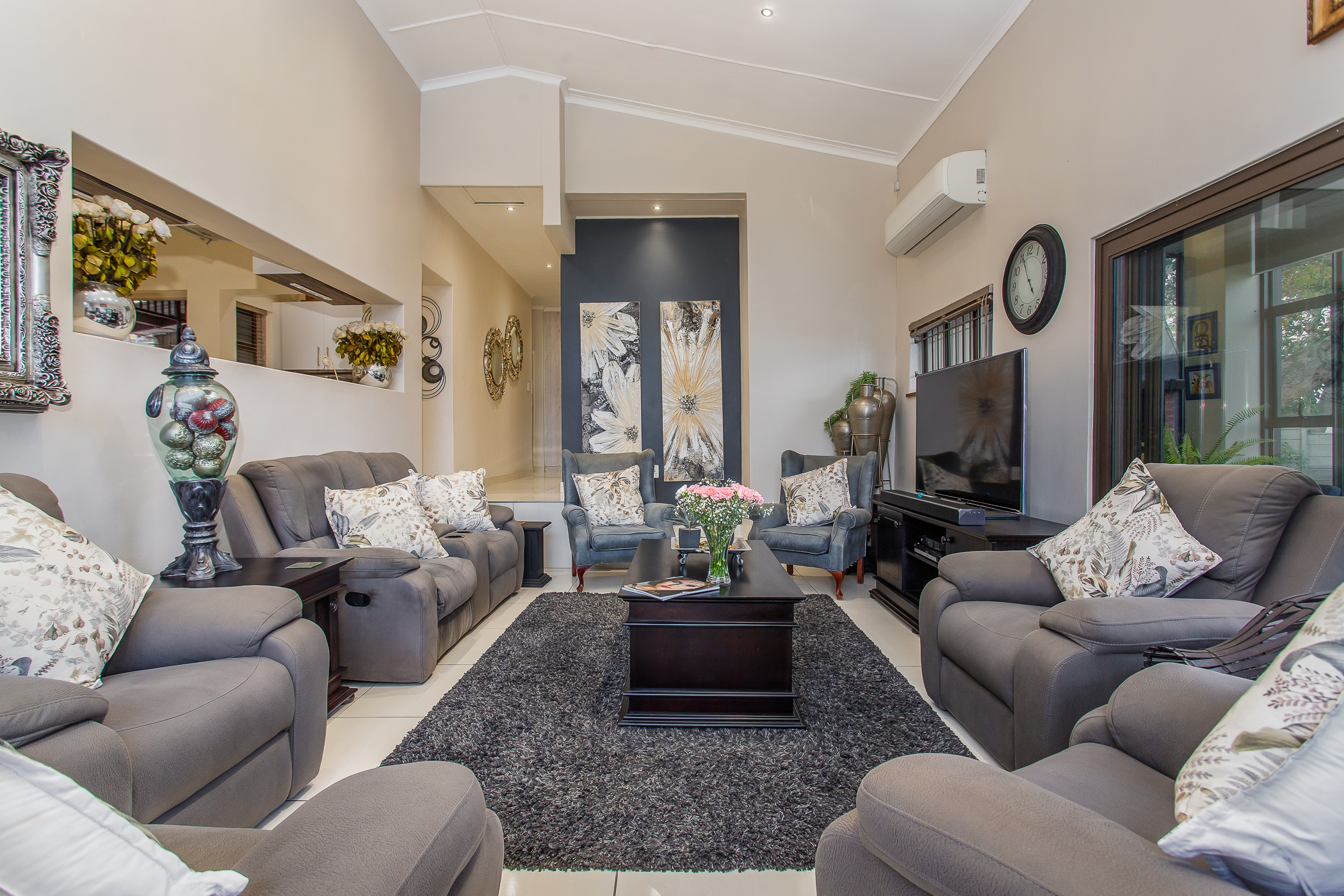  Family home in sought-after Courtrai, Paarl - 物件實景