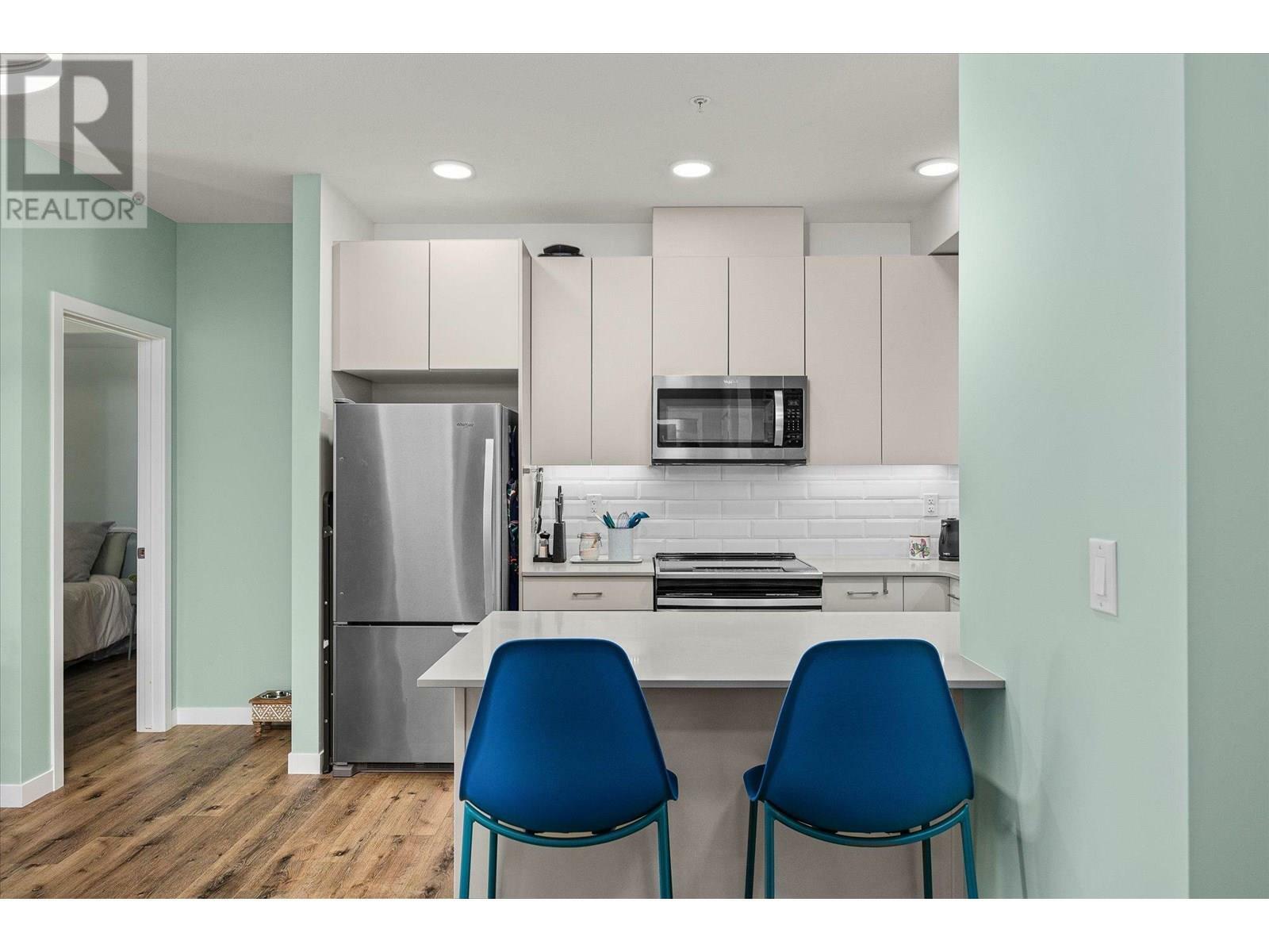 KELOWNA, British Columbia, V1V 2E6, CA, 2 Bedrooms Bedrooms, ,2 BathroomsBathrooms,Residential,For Sale,1961044