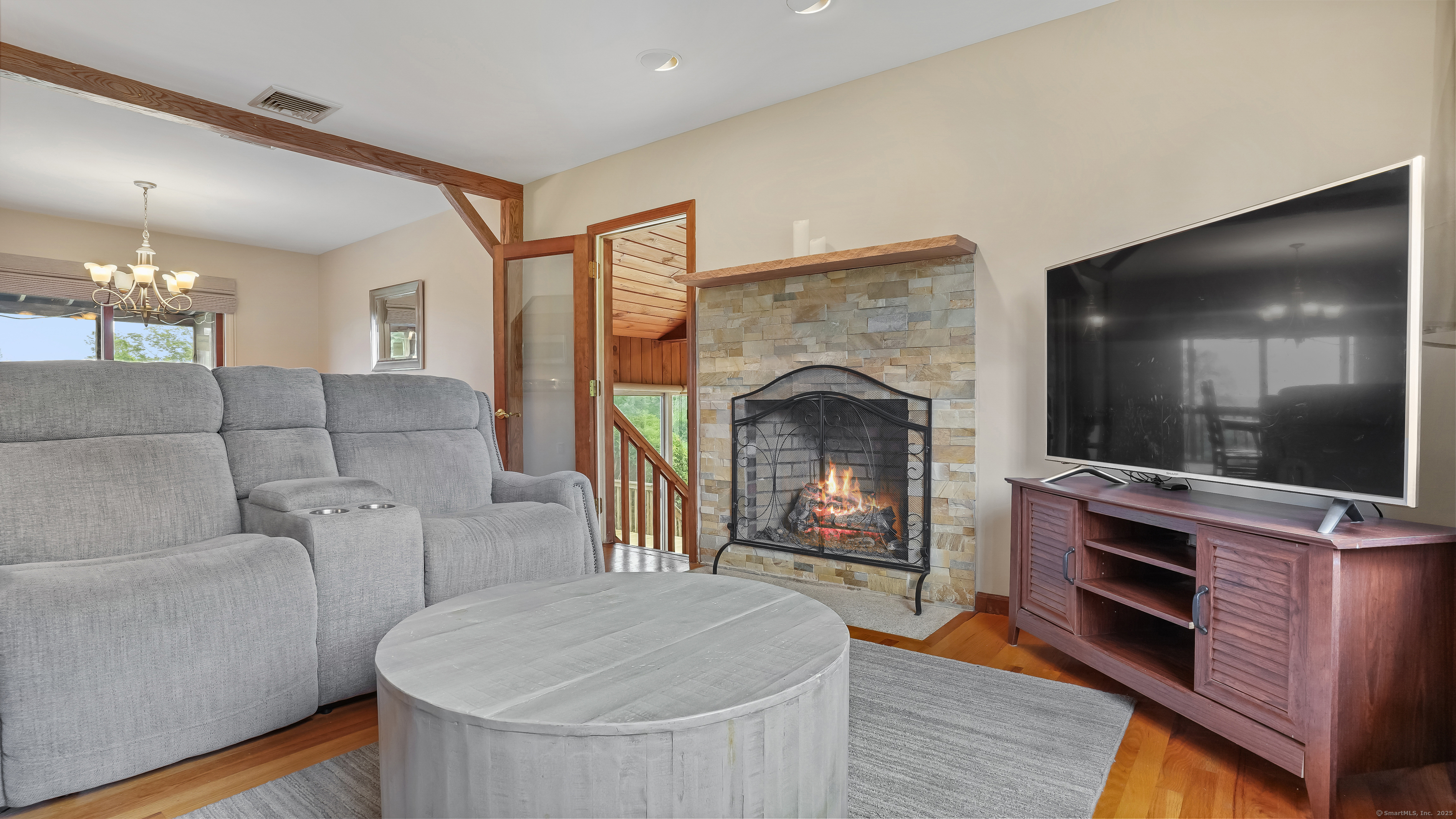 New Milford, Connecticut, 06776, United States, 3 Bedrooms Bedrooms, ,3 BathroomsBathrooms,Residential,For Sale,1924993